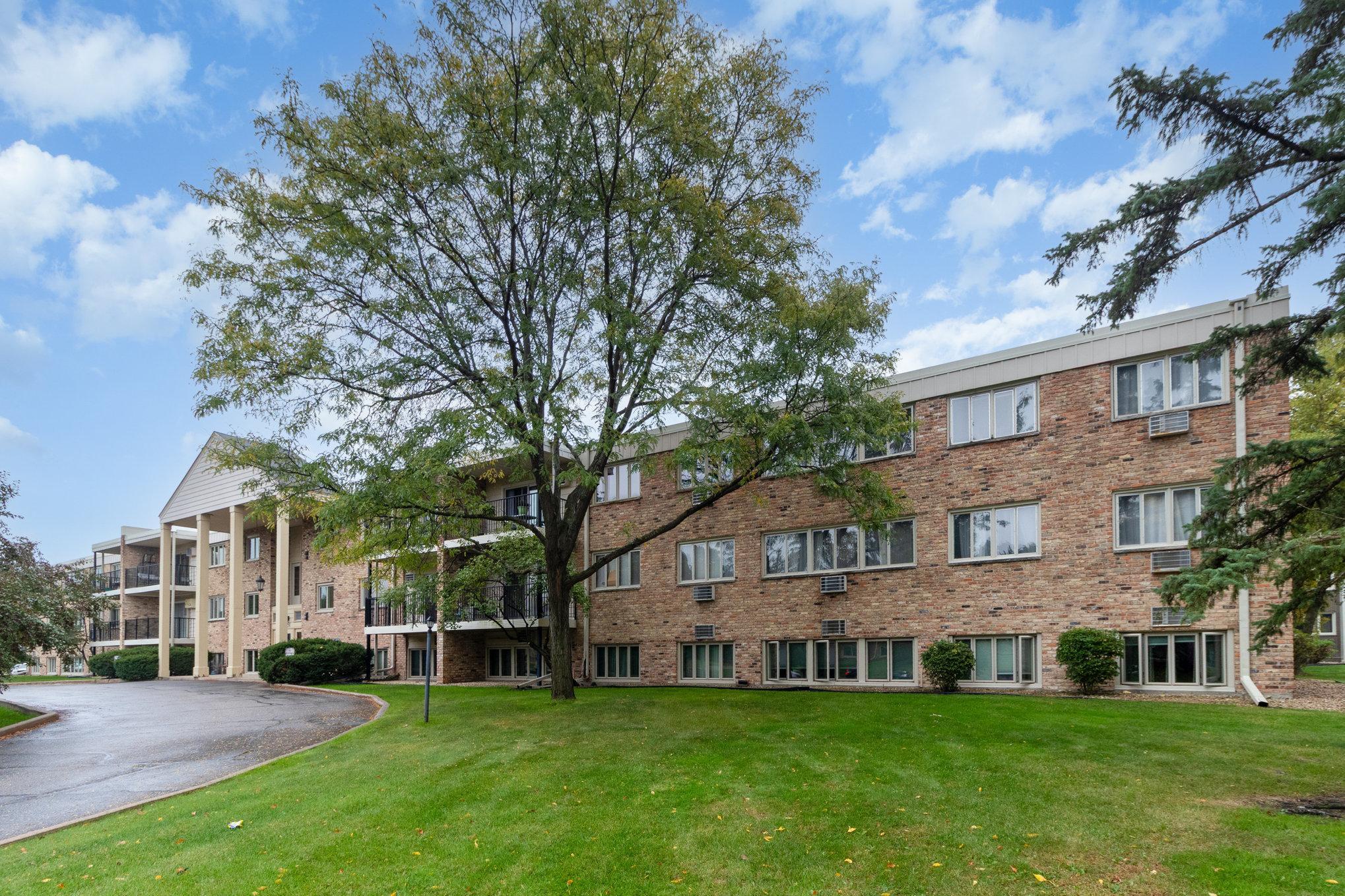 4351 Parklawn Avenue 7e Property Photo 15