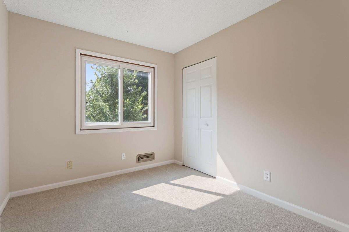3819 Lodestone Lane Property Photo 8