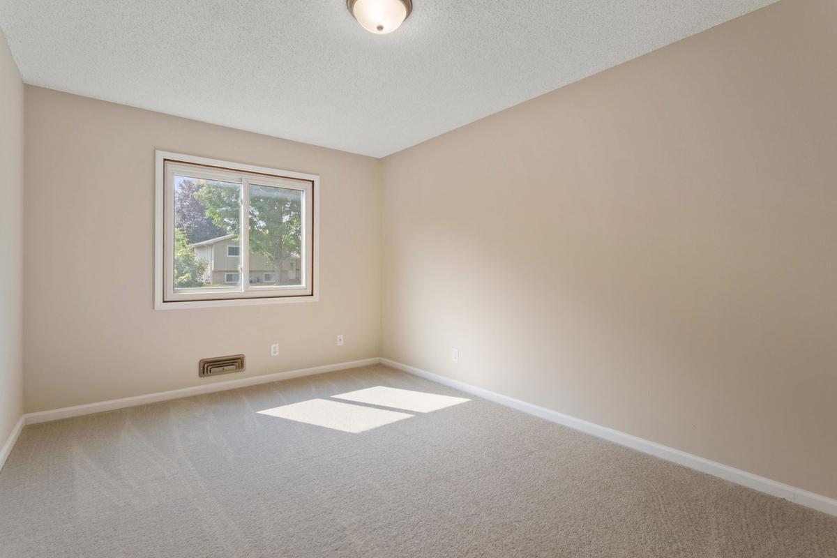 3819 Lodestone Lane Property Photo 9