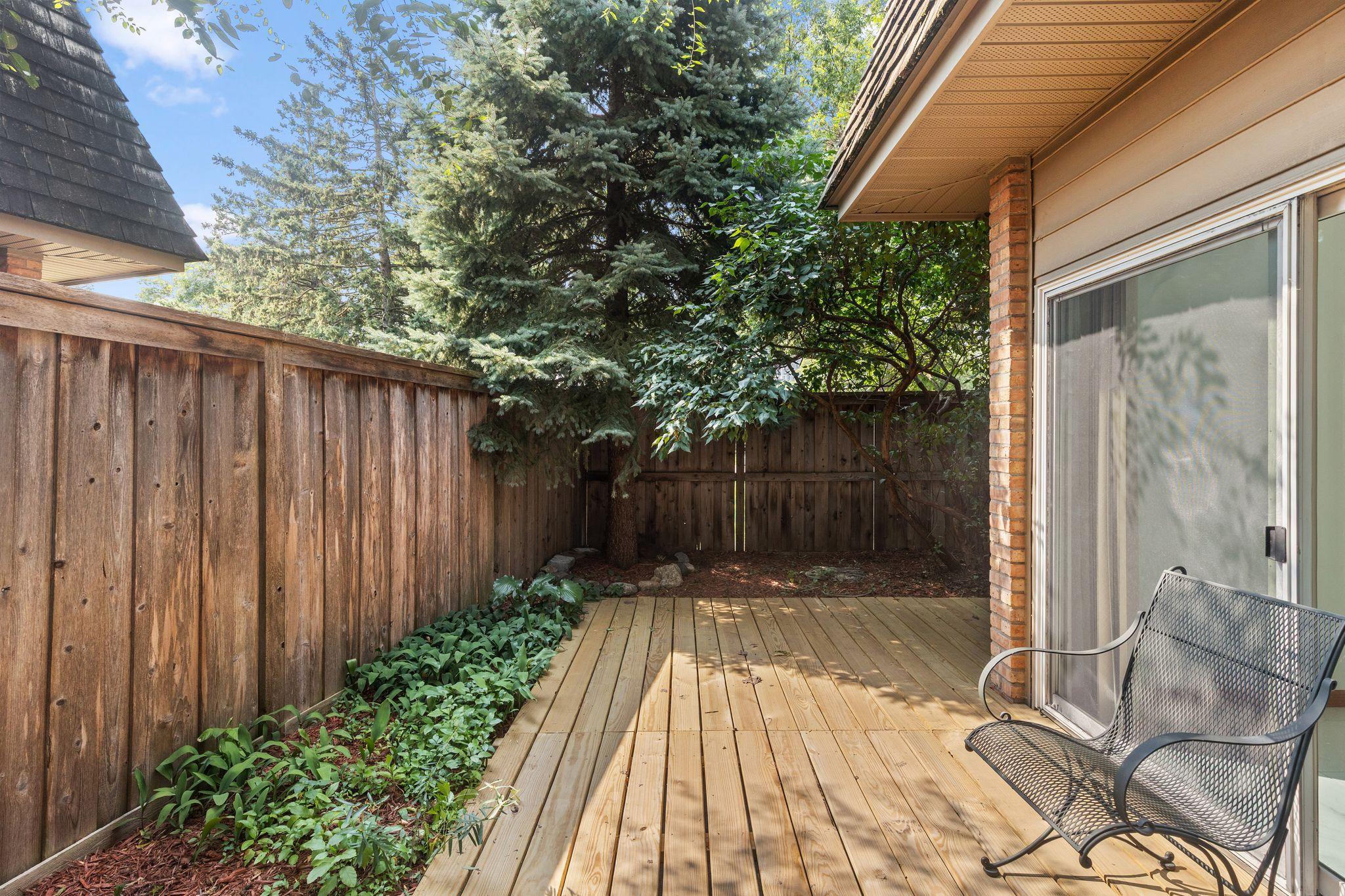 6301 Barrie Road Property Photo 5