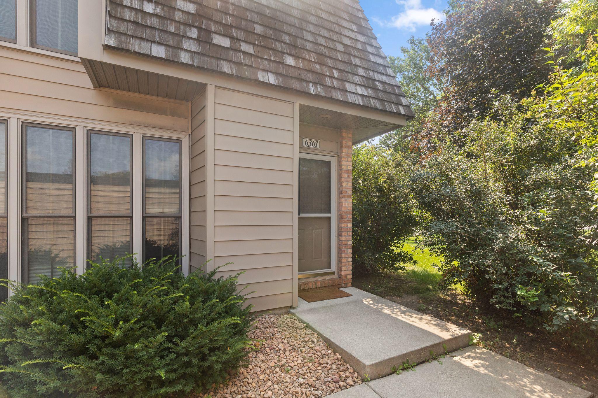 6301 Barrie Road Property Photo 10