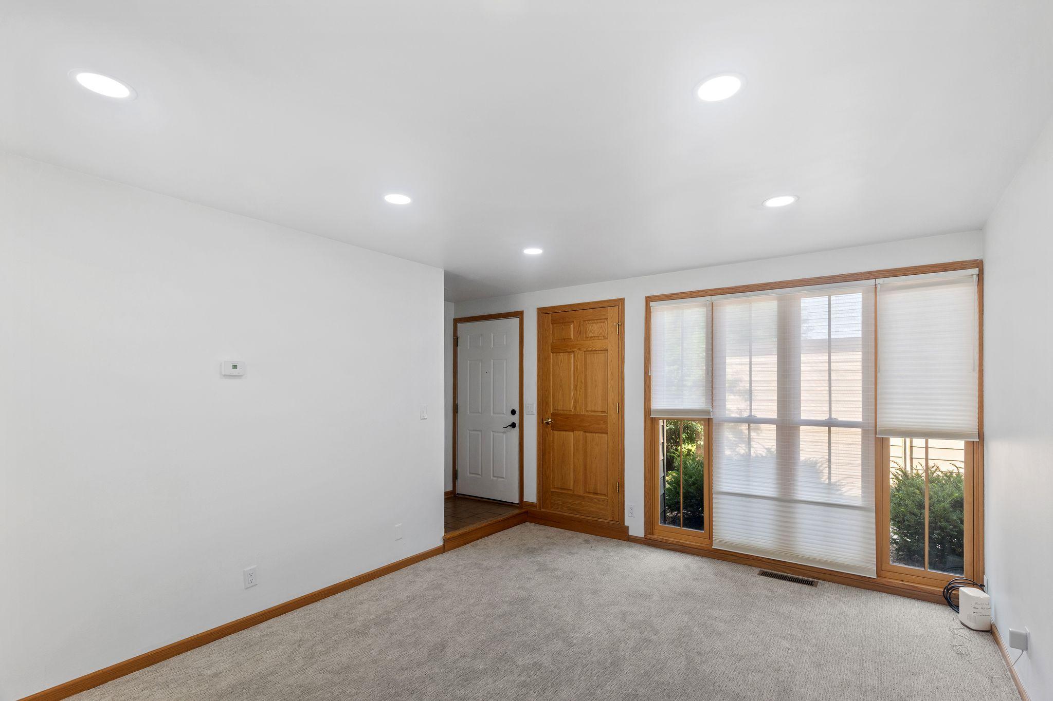 6301 Barrie Road Property Photo 12