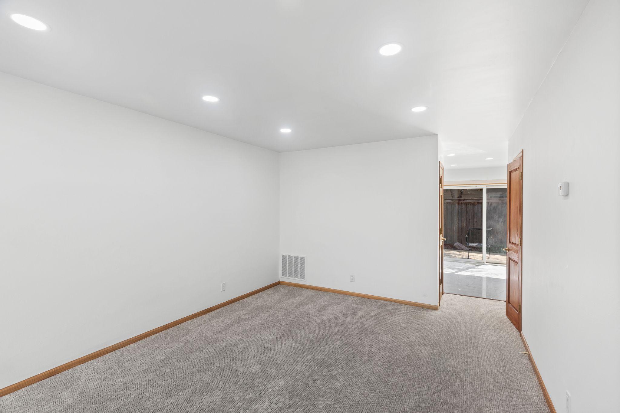 6301 Barrie Road Property Photo 14
