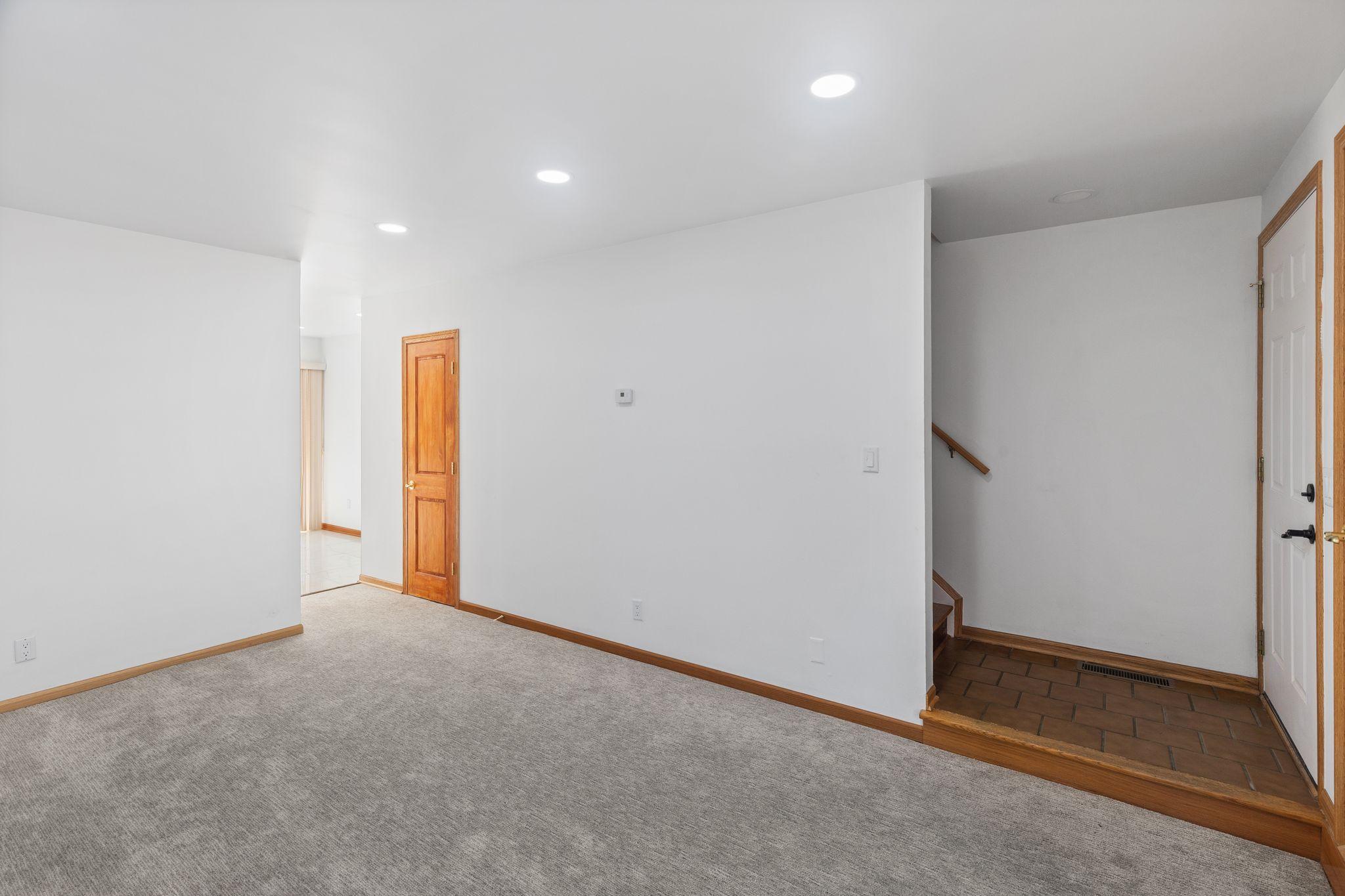 6301 Barrie Road Property Photo 15