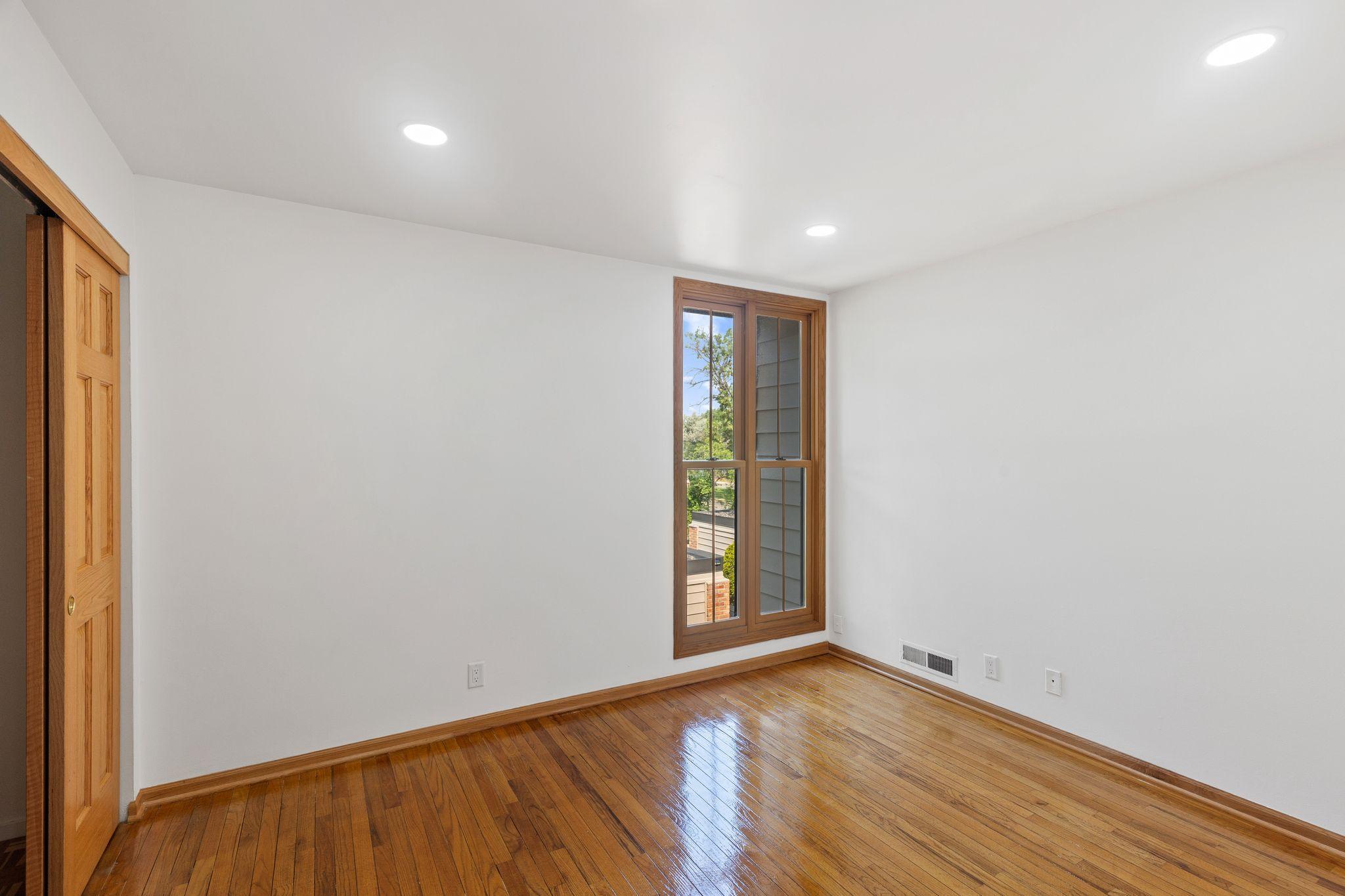 6301 Barrie Road Property Photo 25