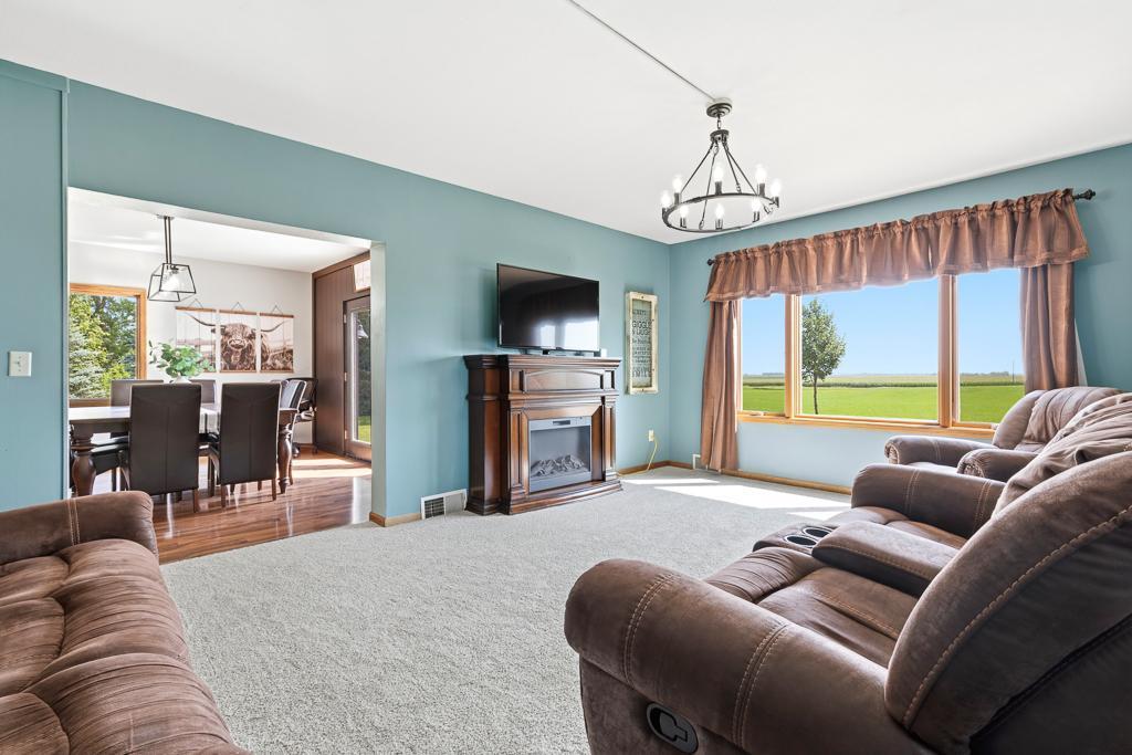 1683 390th Street Property Photo 5