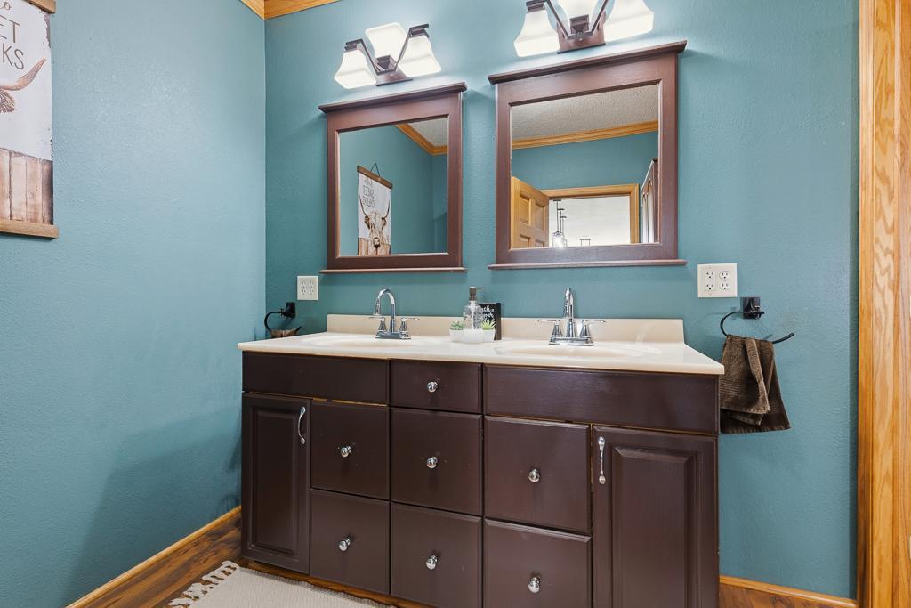 1683 390th Street Property Photo 34