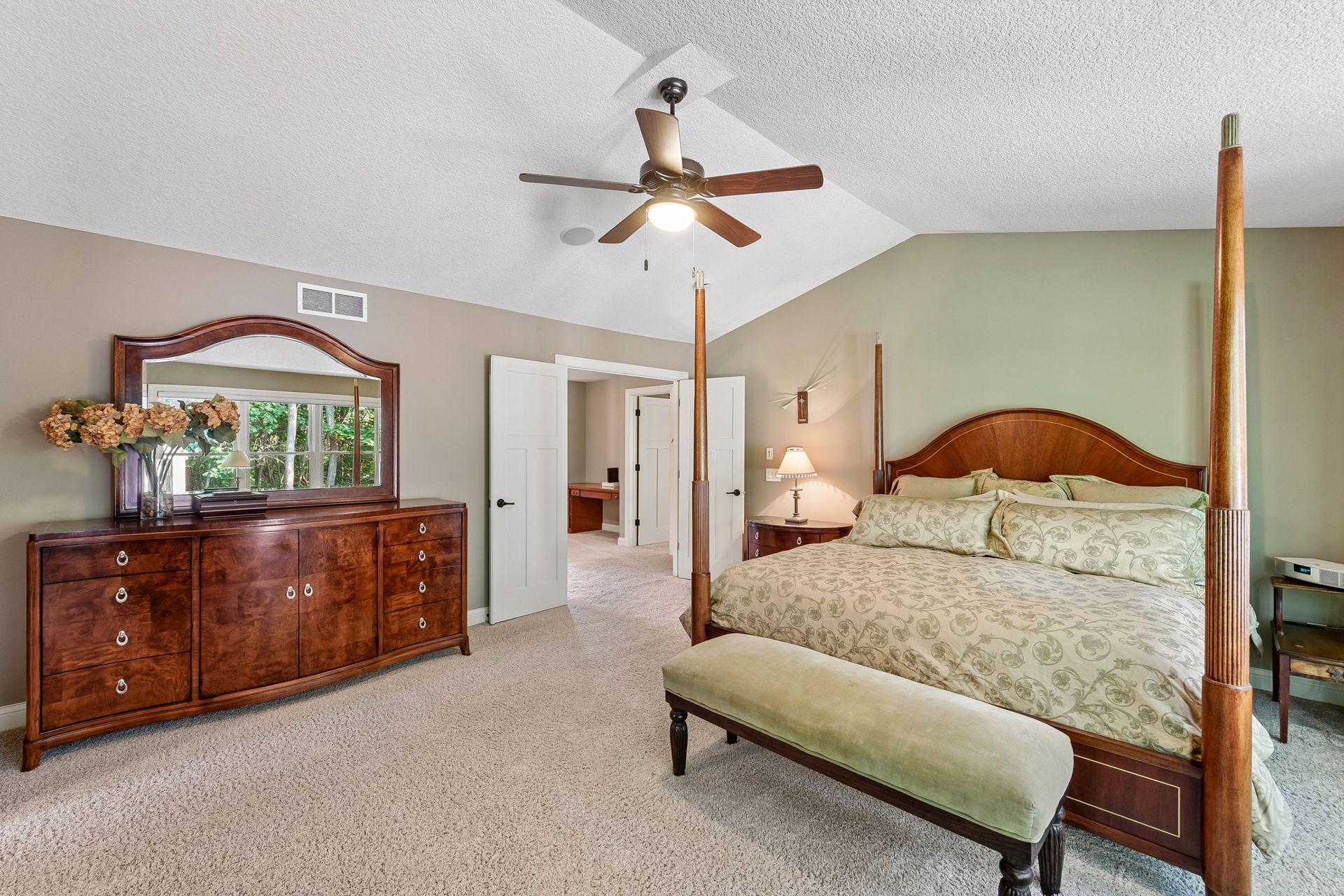 9260 Red Oak Drive Property Photo 17