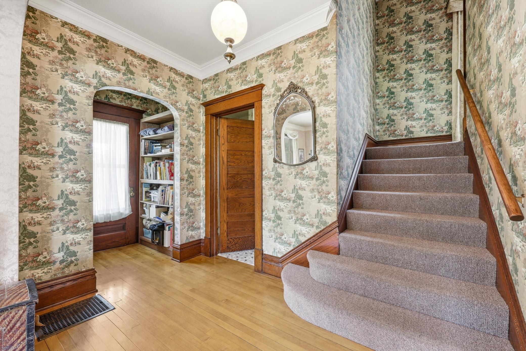 7768 10 Highway Property Photo 4