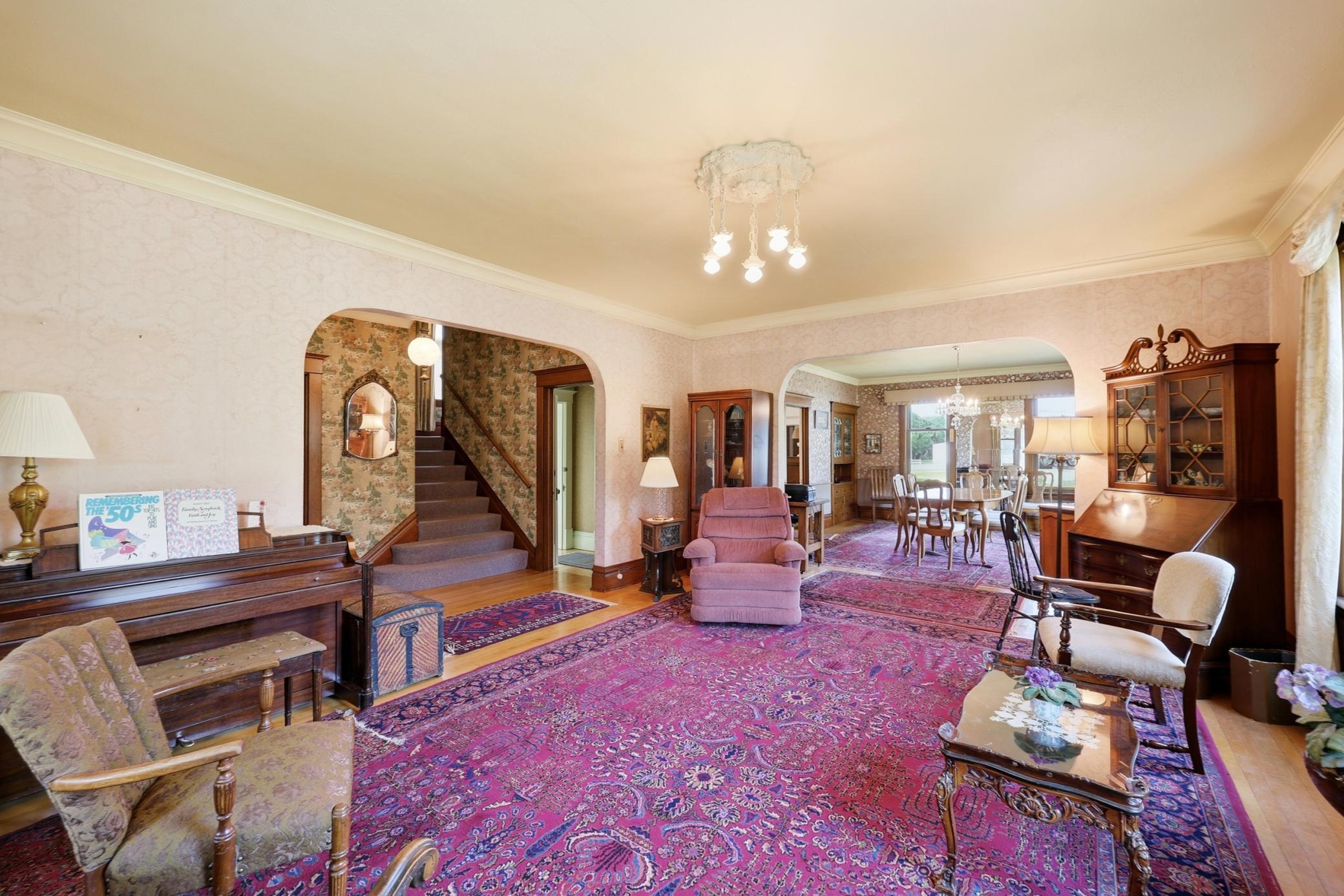 7768 10 Highway Property Photo 6