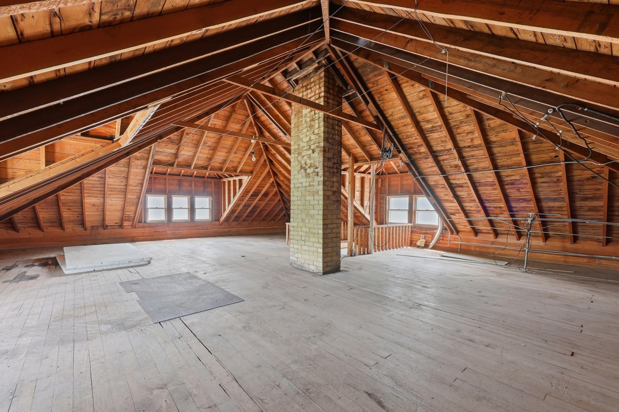 7768 10 Highway Property Photo 17