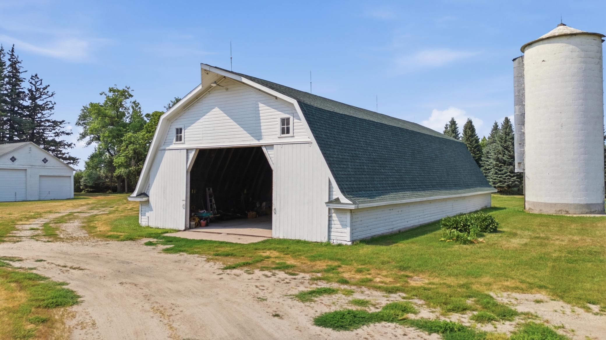 7768 10 Highway Property Photo 26