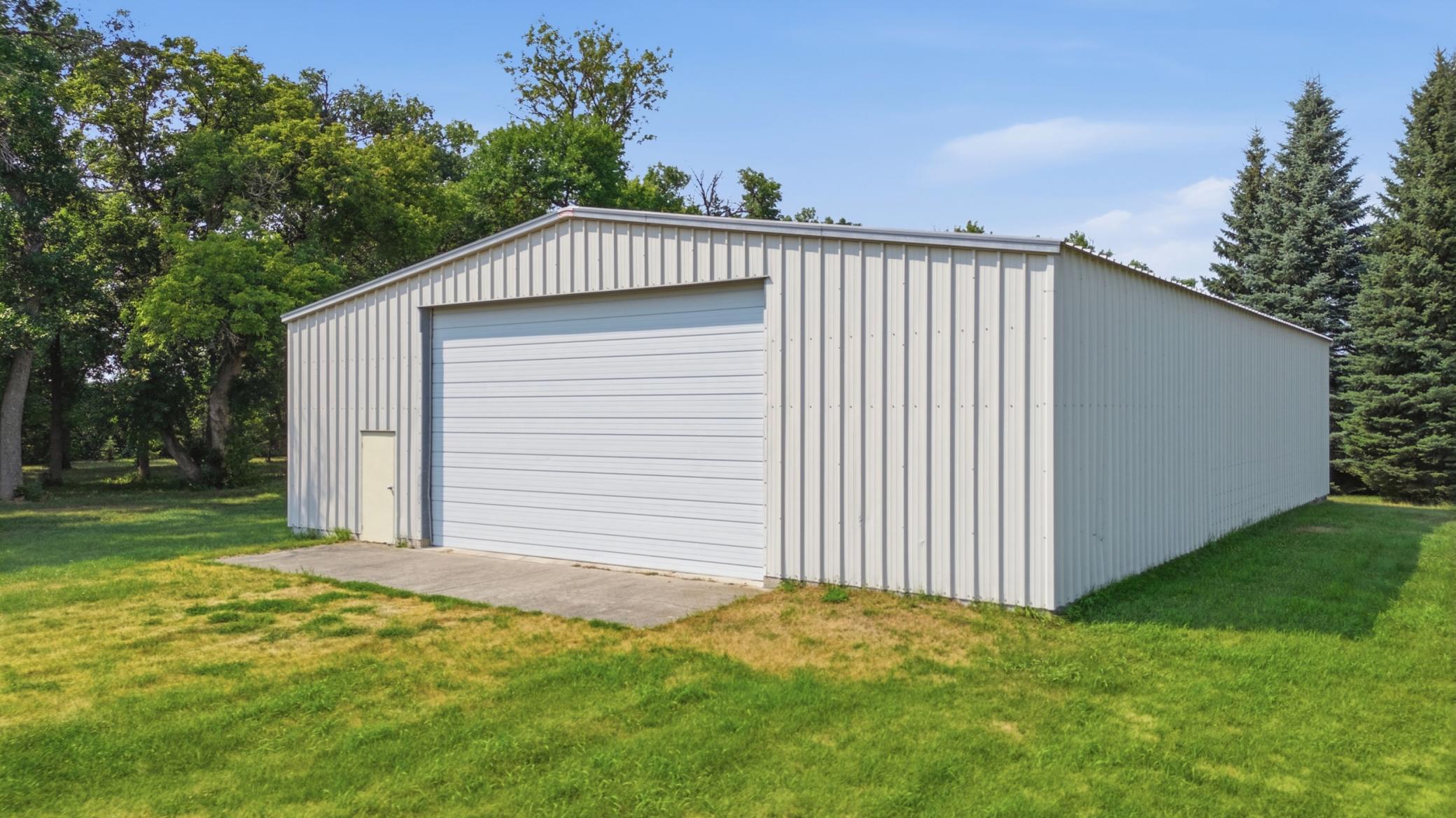 7768 10 Highway Property Photo 28