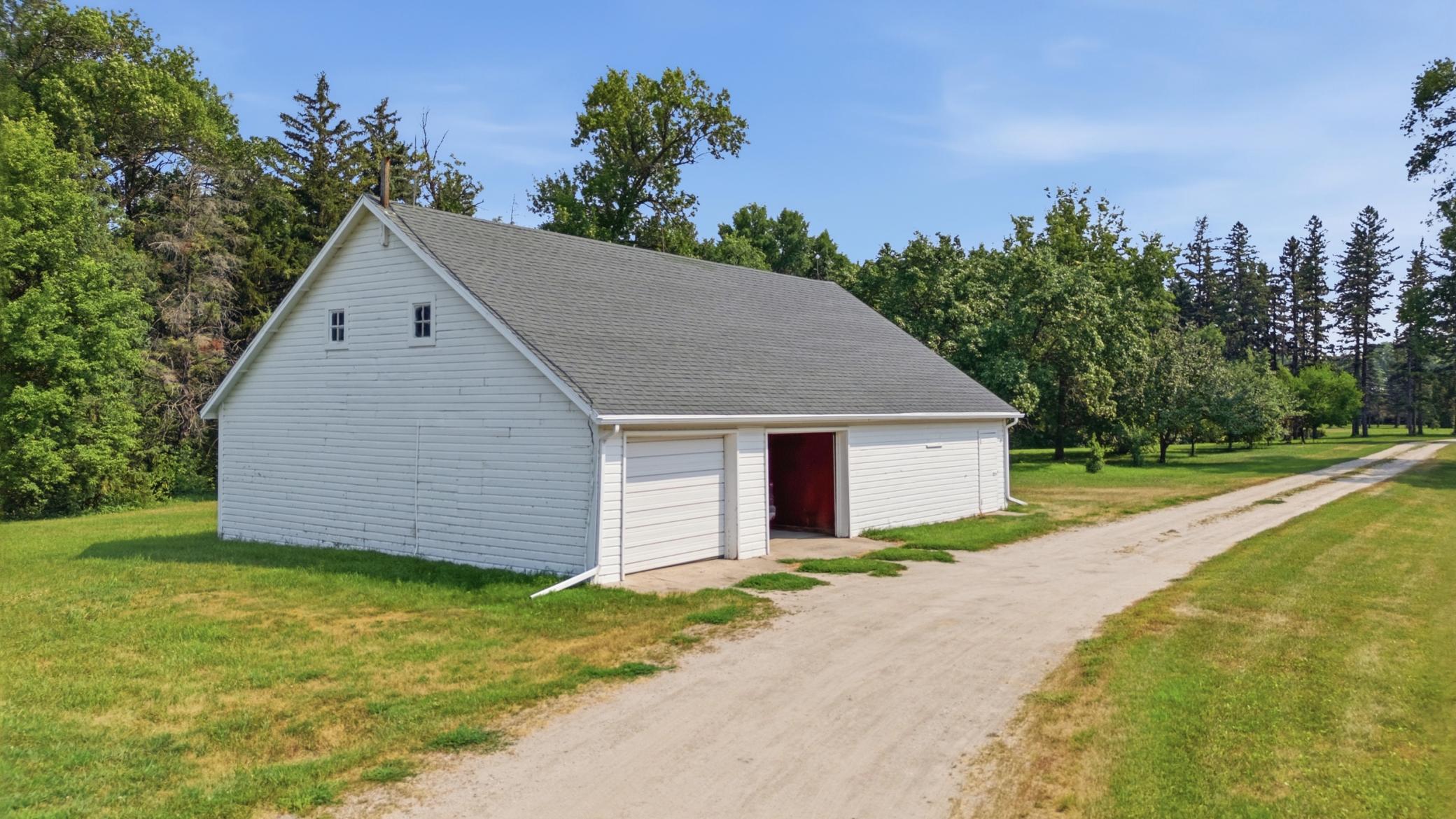 7768 10 Highway Property Photo 29
