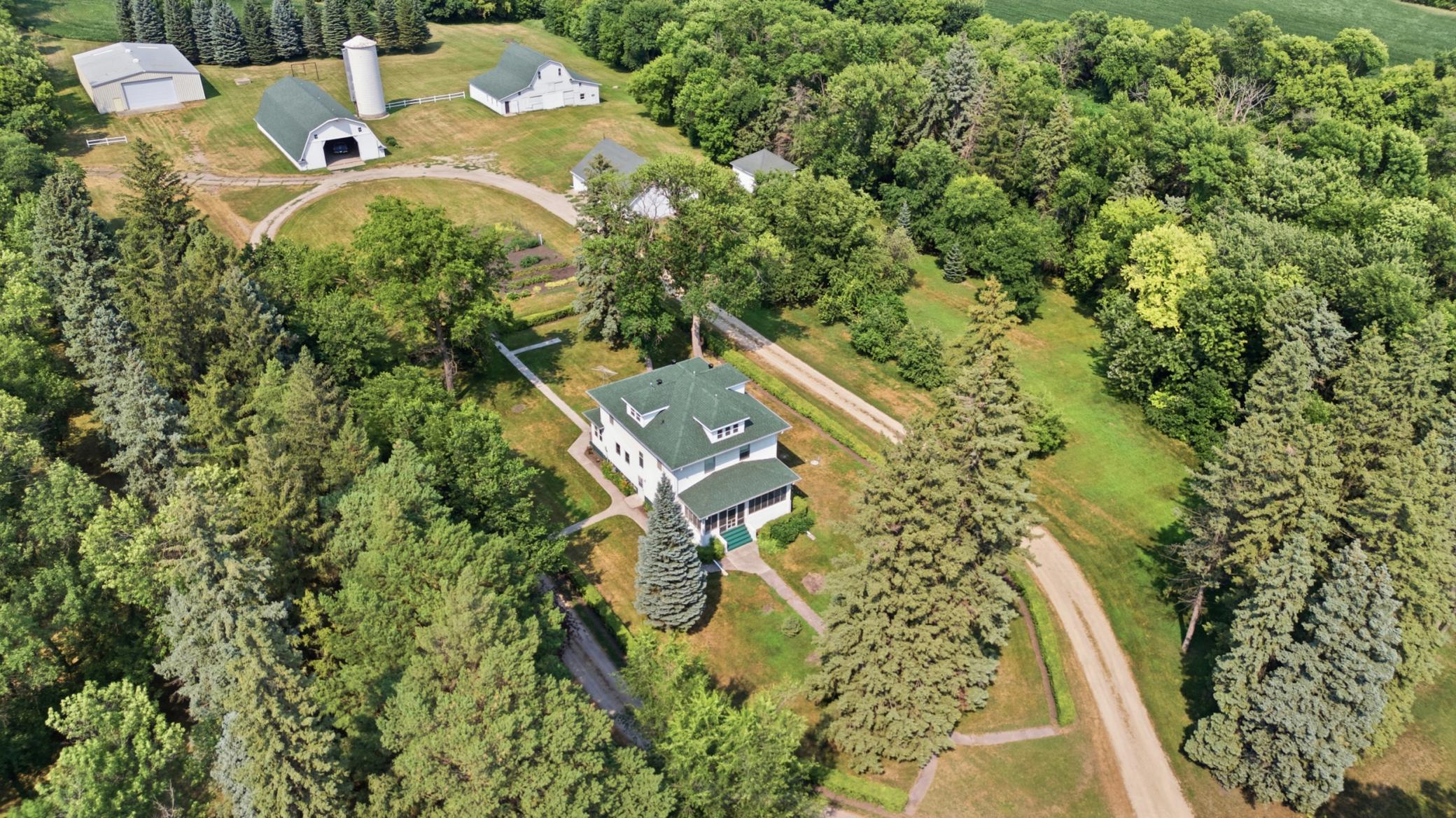7768 10 Highway Property Photo 32