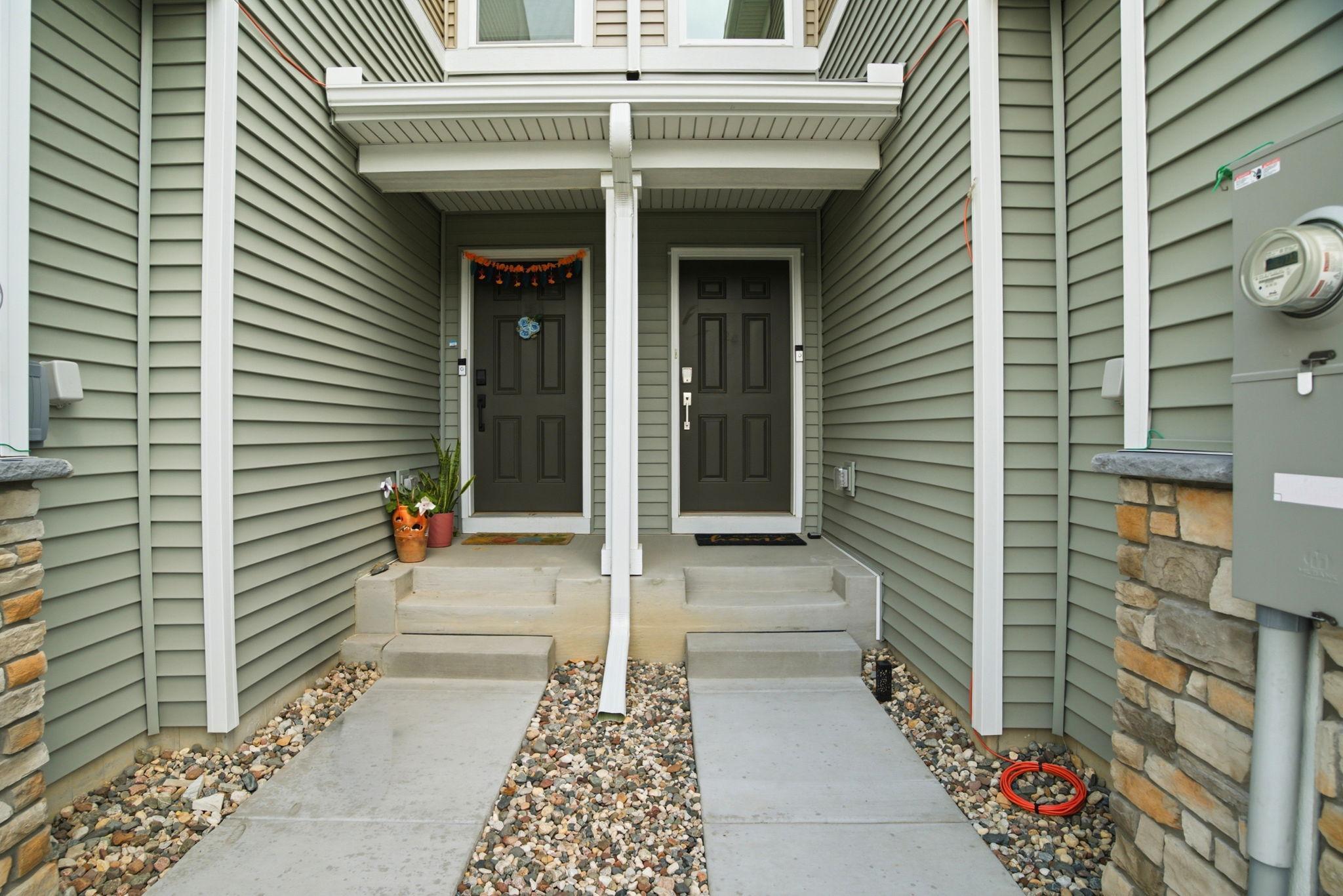 19989 62nd Place Property Photo 4