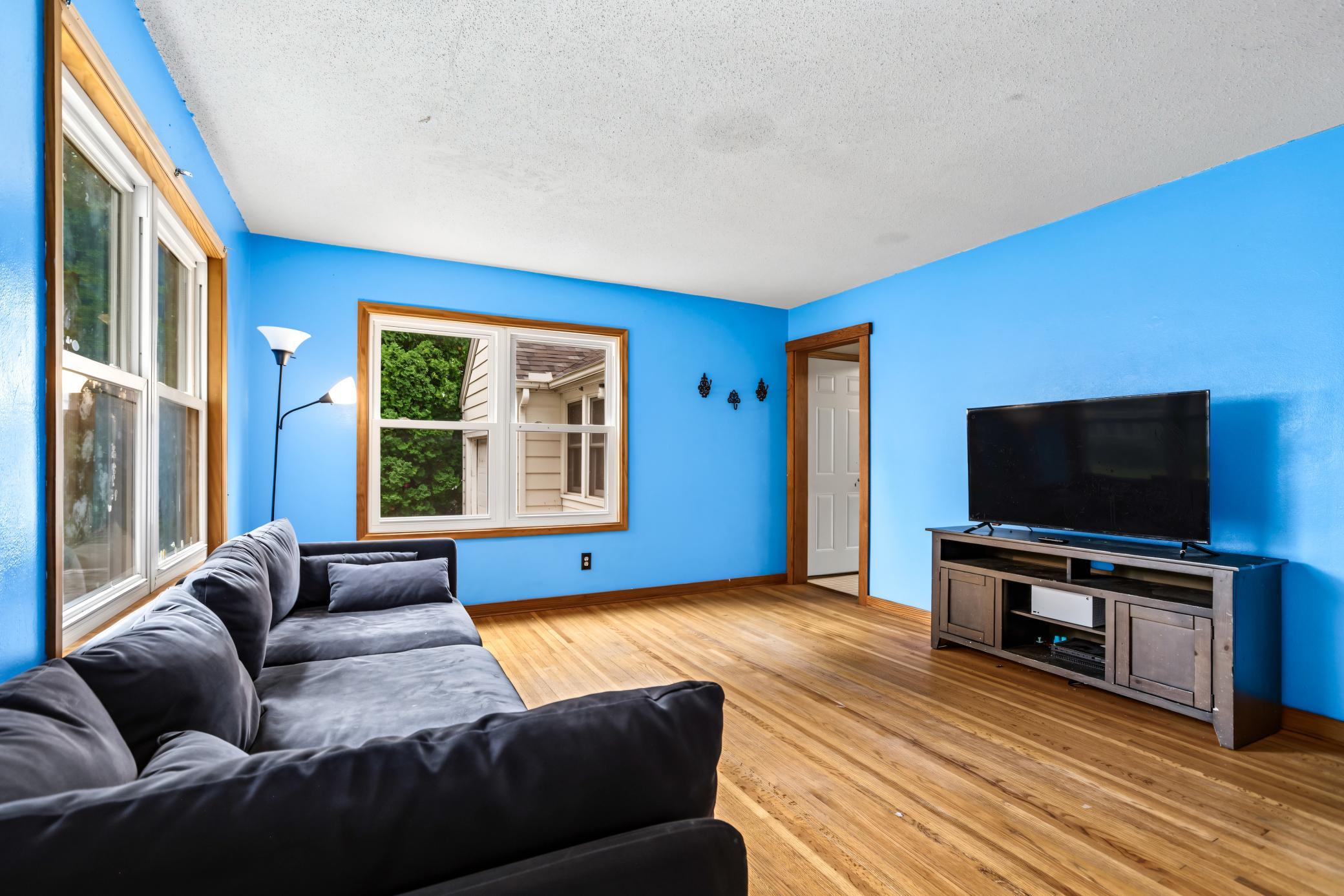521 E 3rd Street Property Photo 5