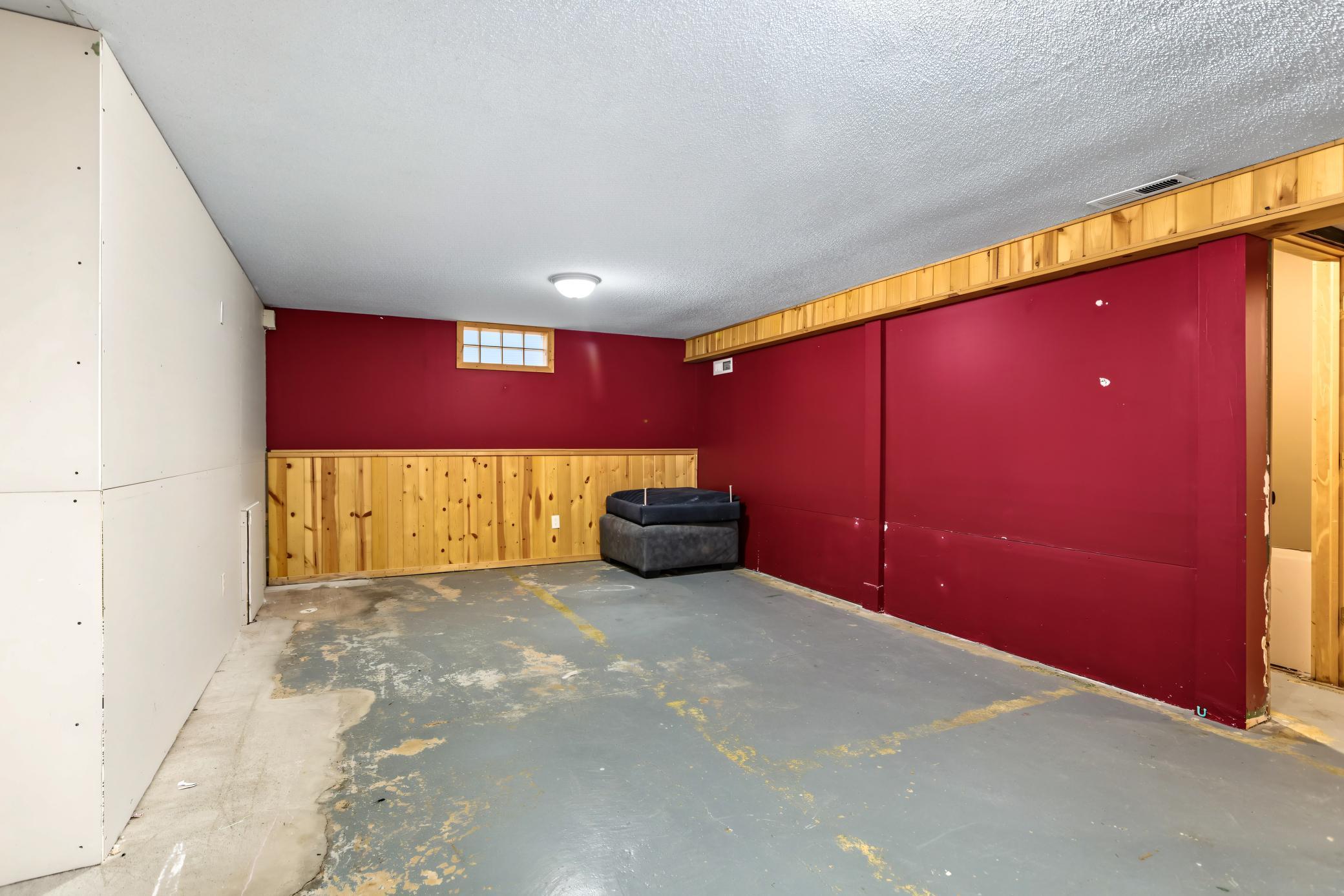 521 E 3rd Street Property Photo 23