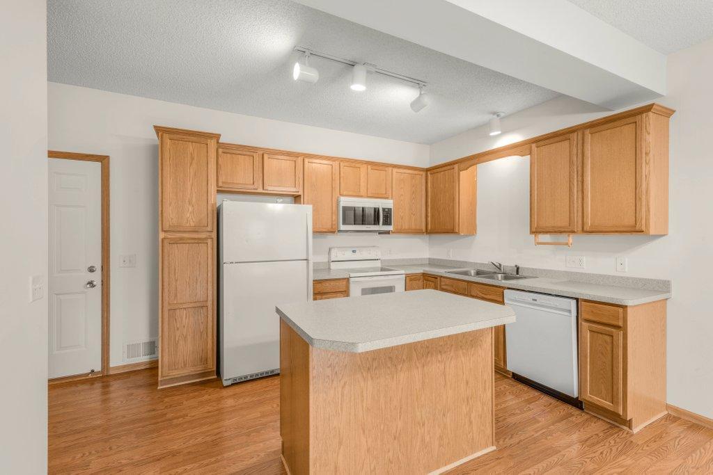 12178 Yancy Street Ne B Property Photo 9