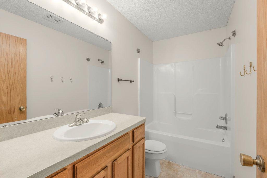 12178 Yancy Street Ne B Property Photo 21