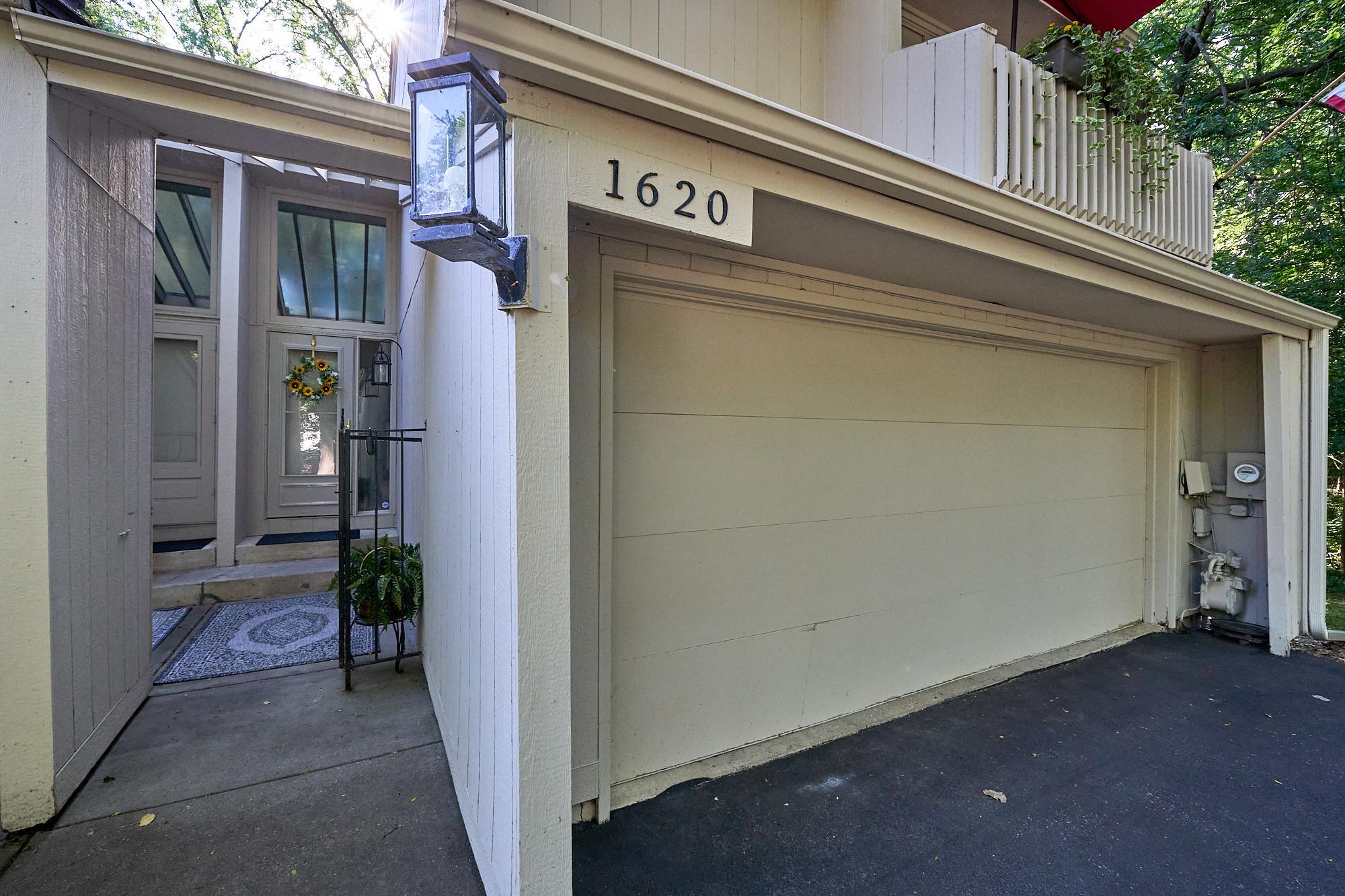 1620 Comstock Lane N Property Photo 1