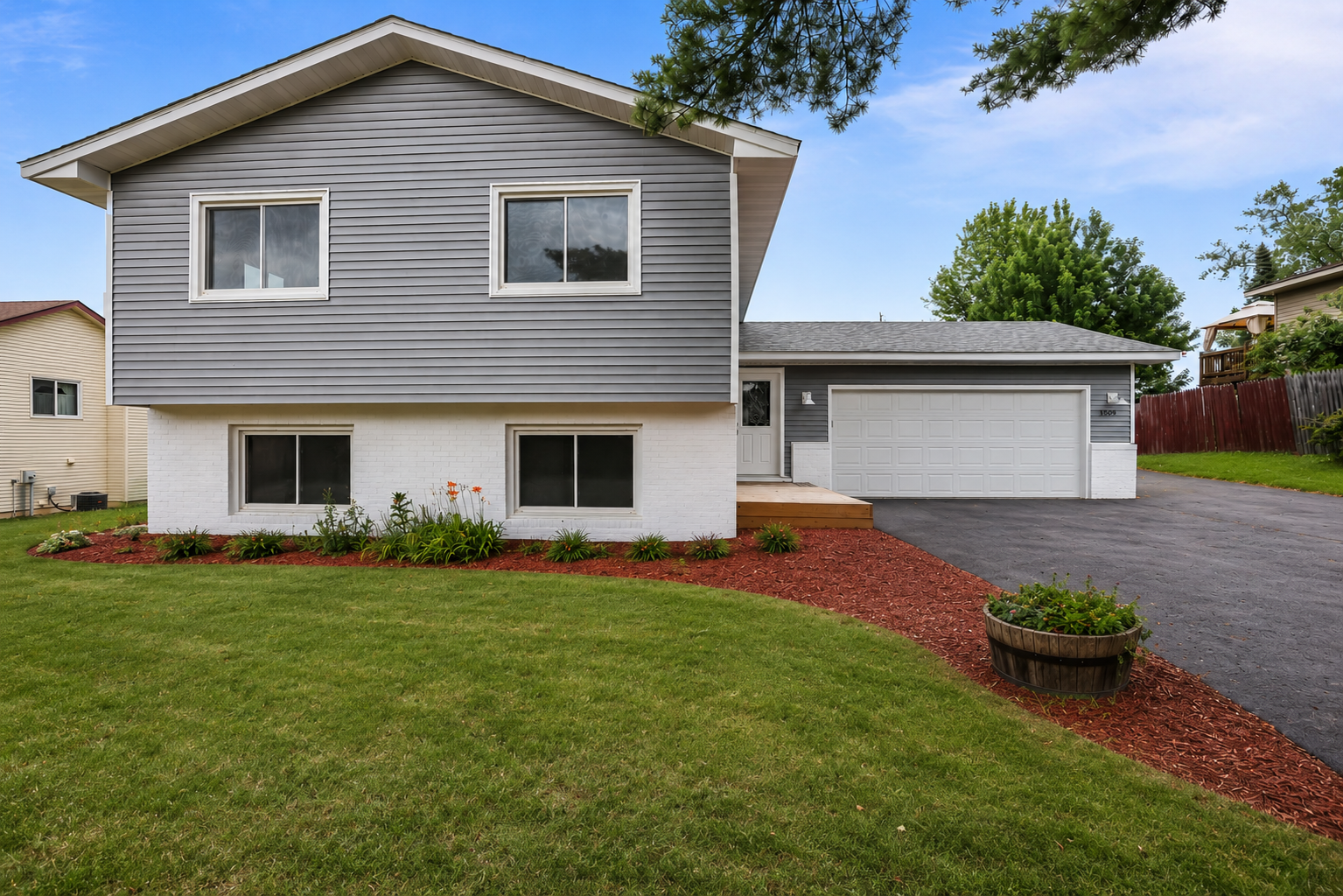 1599 Lancaster Lane