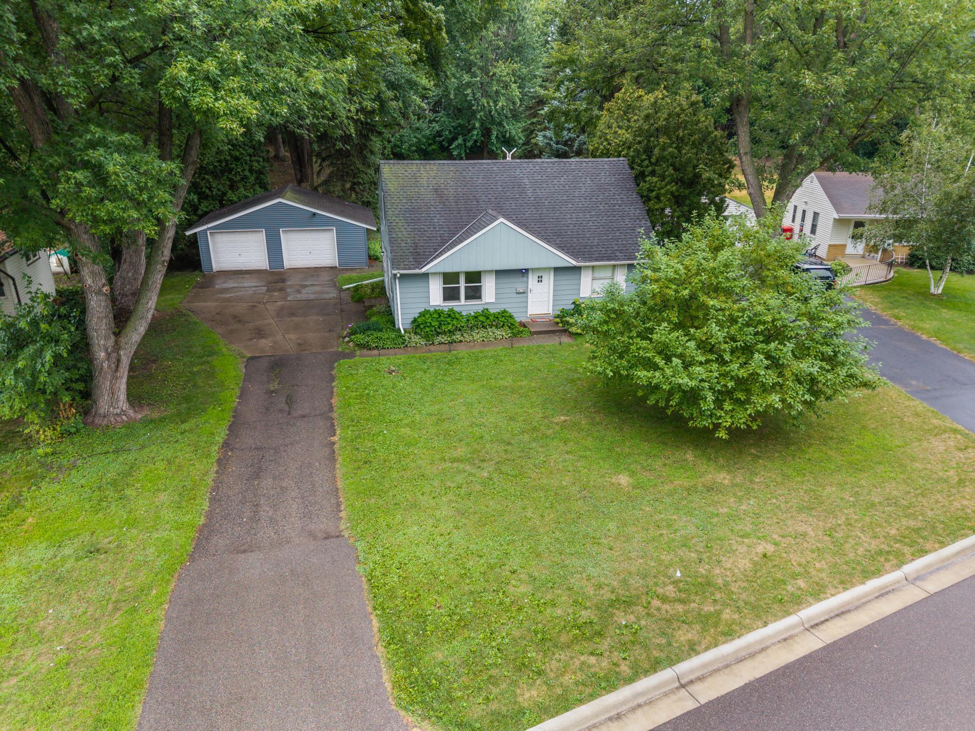 8236 Queen Avenue S Property Photo 3