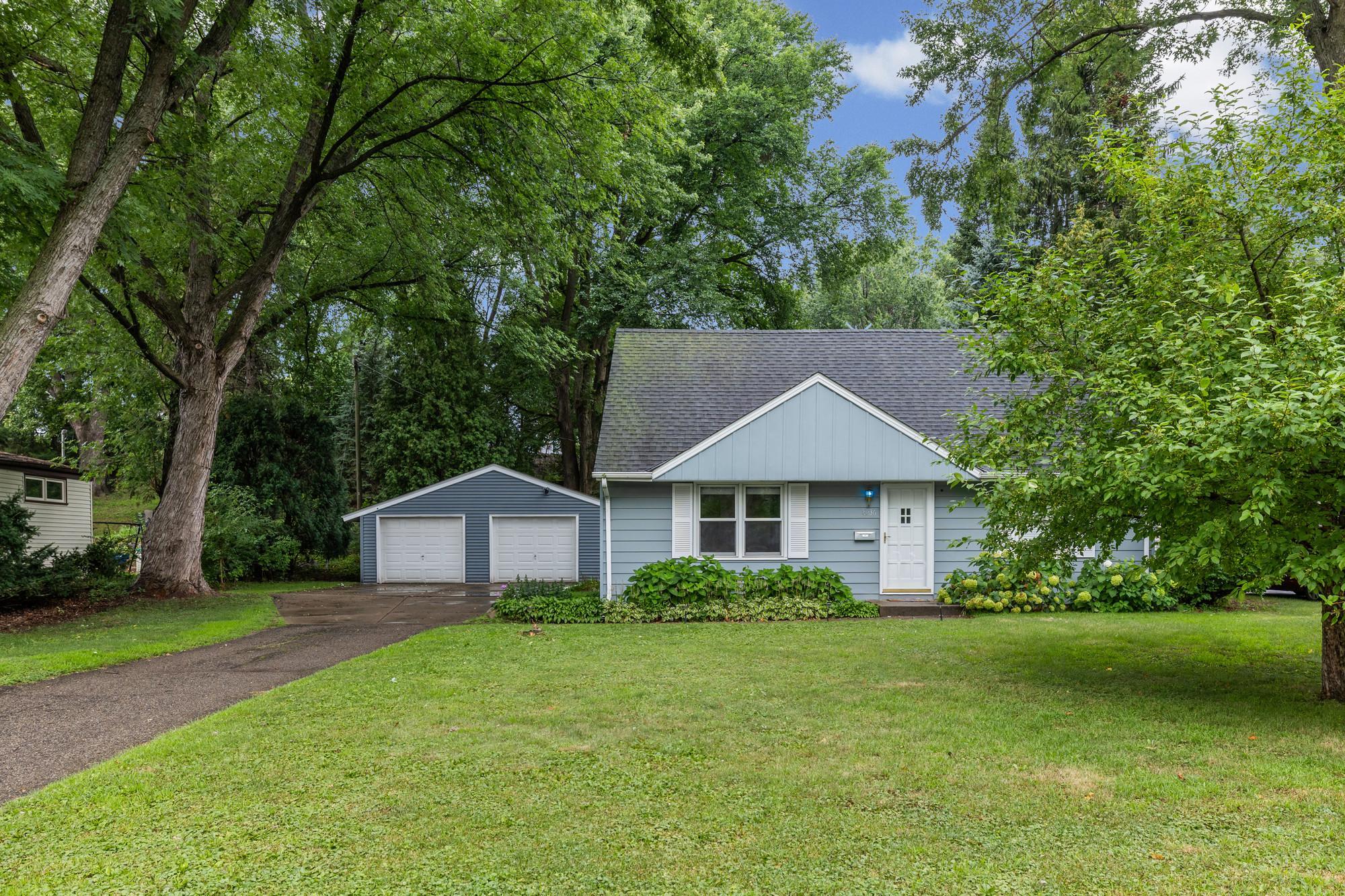 8236 Queen Avenue S Property Photo 6