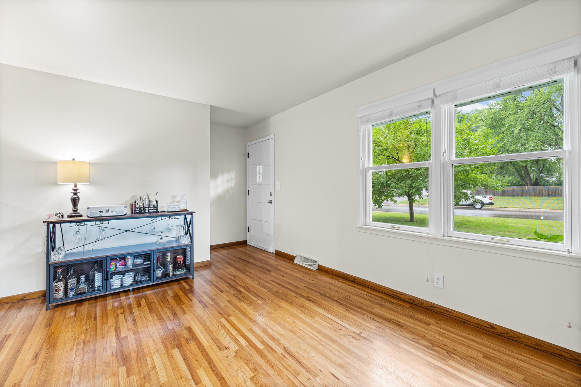8236 Queen Avenue S Property Photo 7