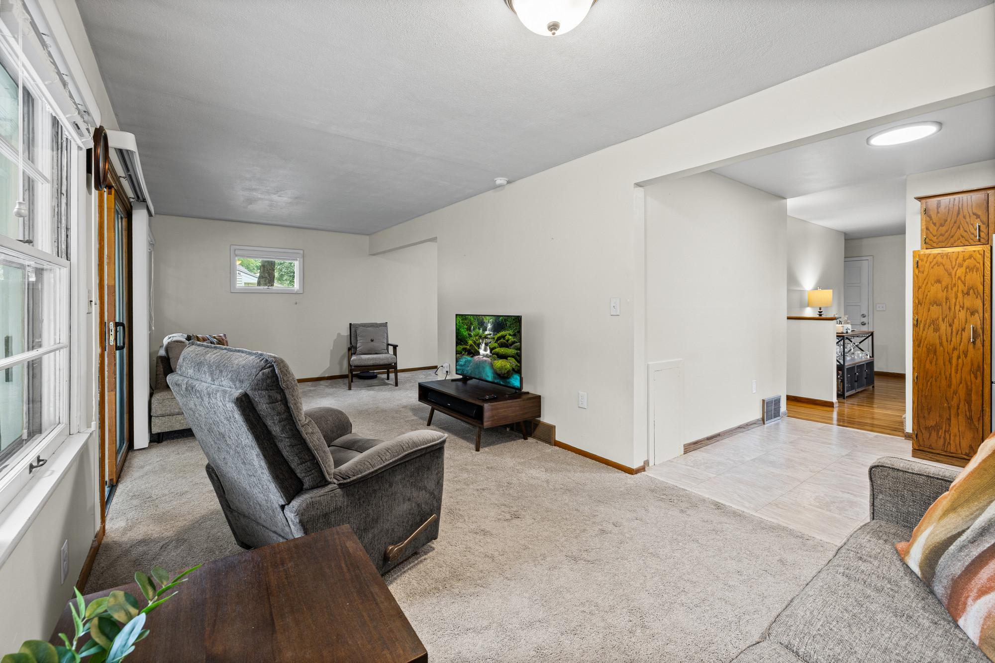 8236 Queen Avenue S Property Photo 10
