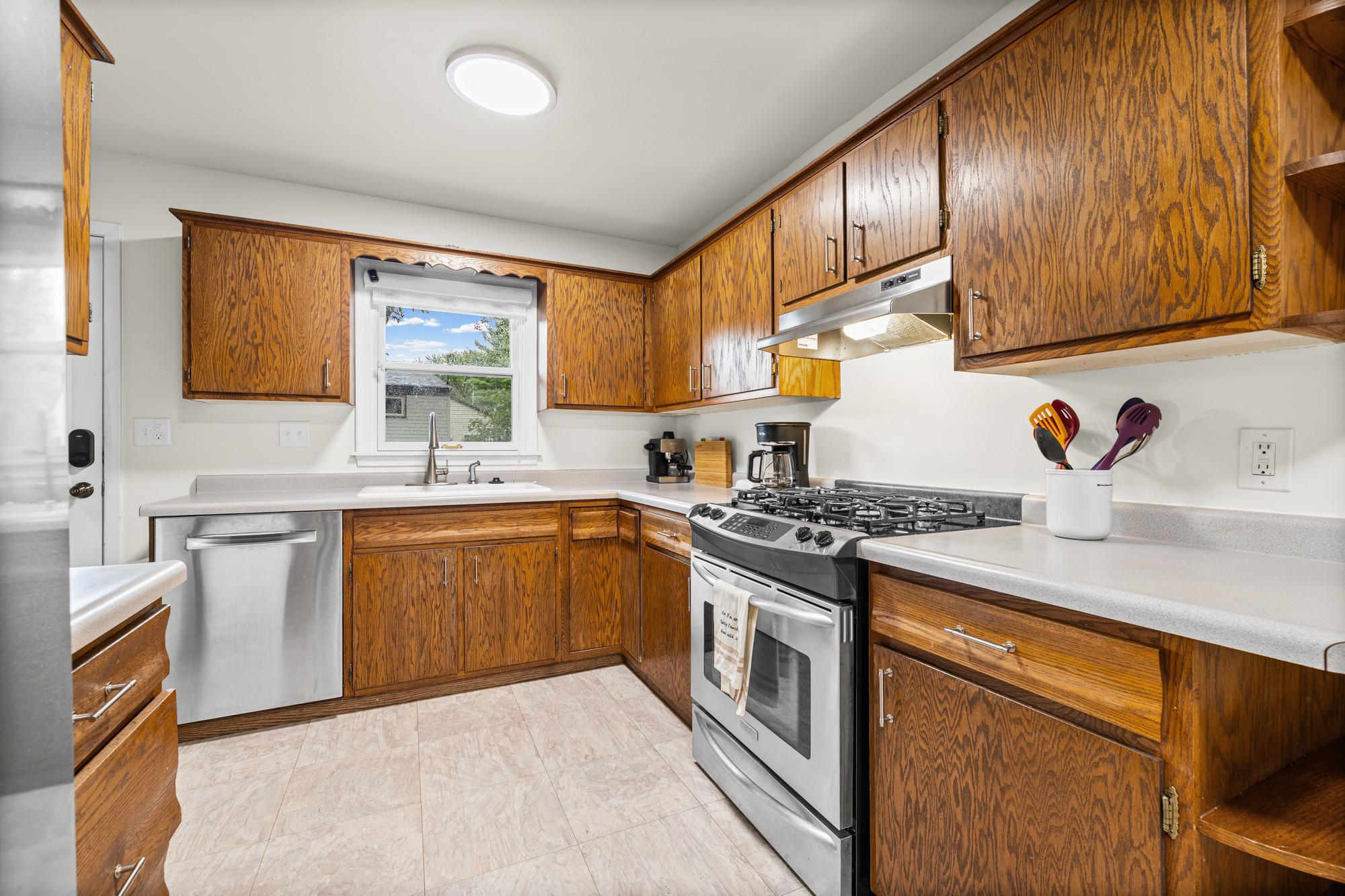 8236 Queen Avenue S Property Photo 15