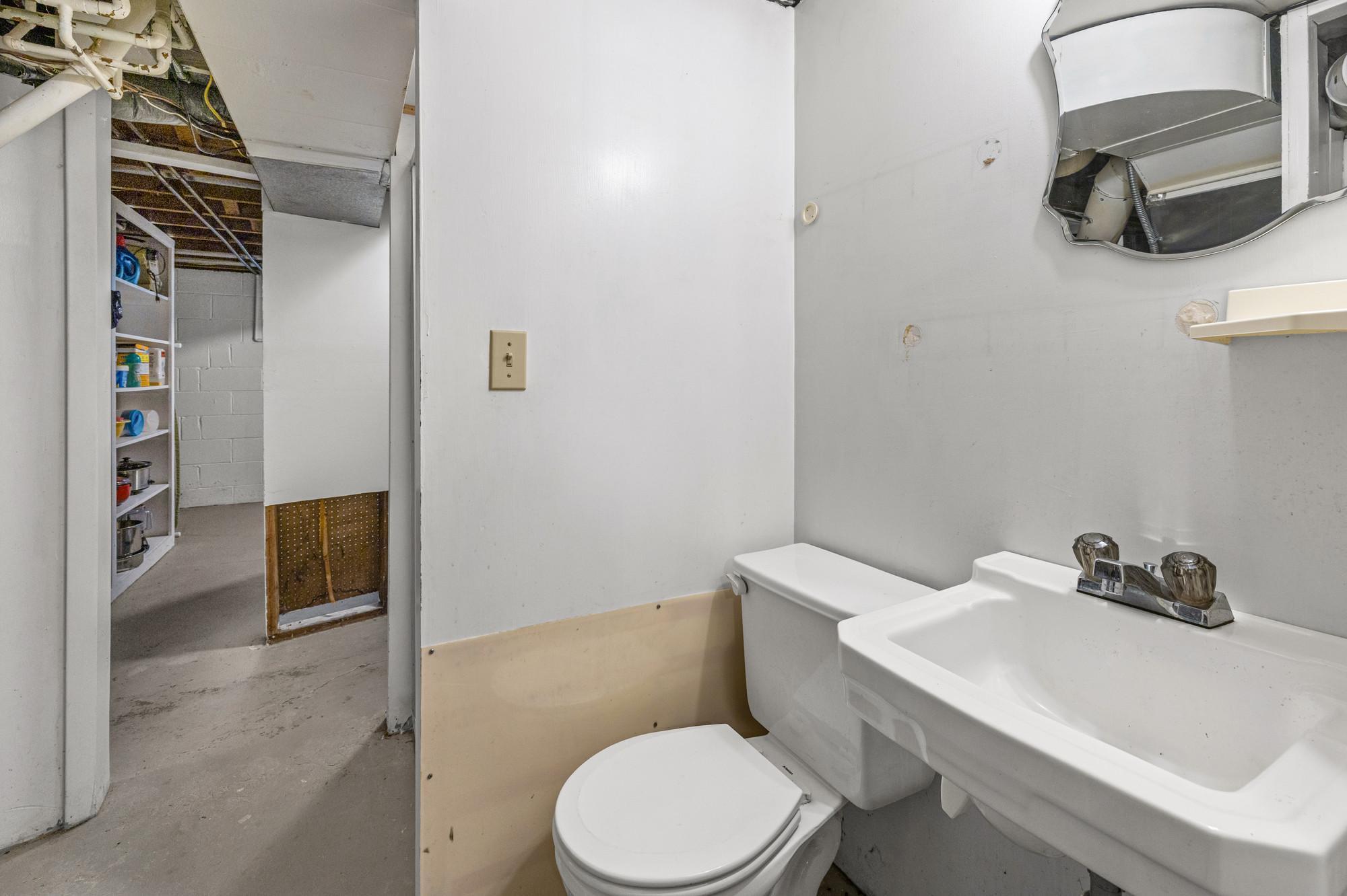 8236 Queen Avenue S Property Photo 32
