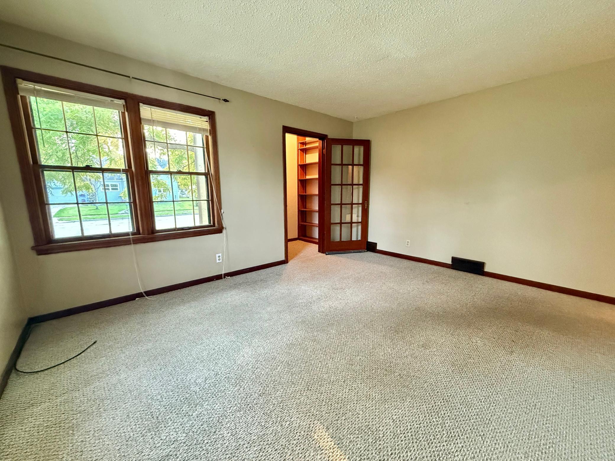 618 Dewey Avenue N Property Photo 5