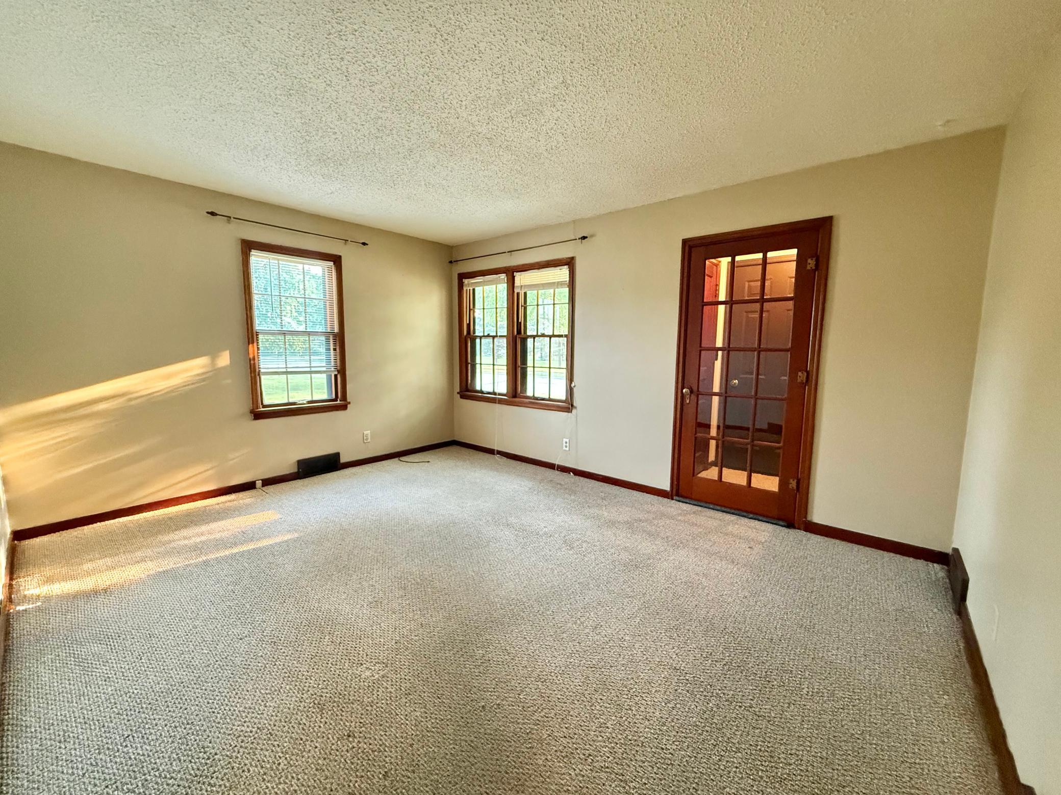 618 Dewey Avenue N Property Photo 6