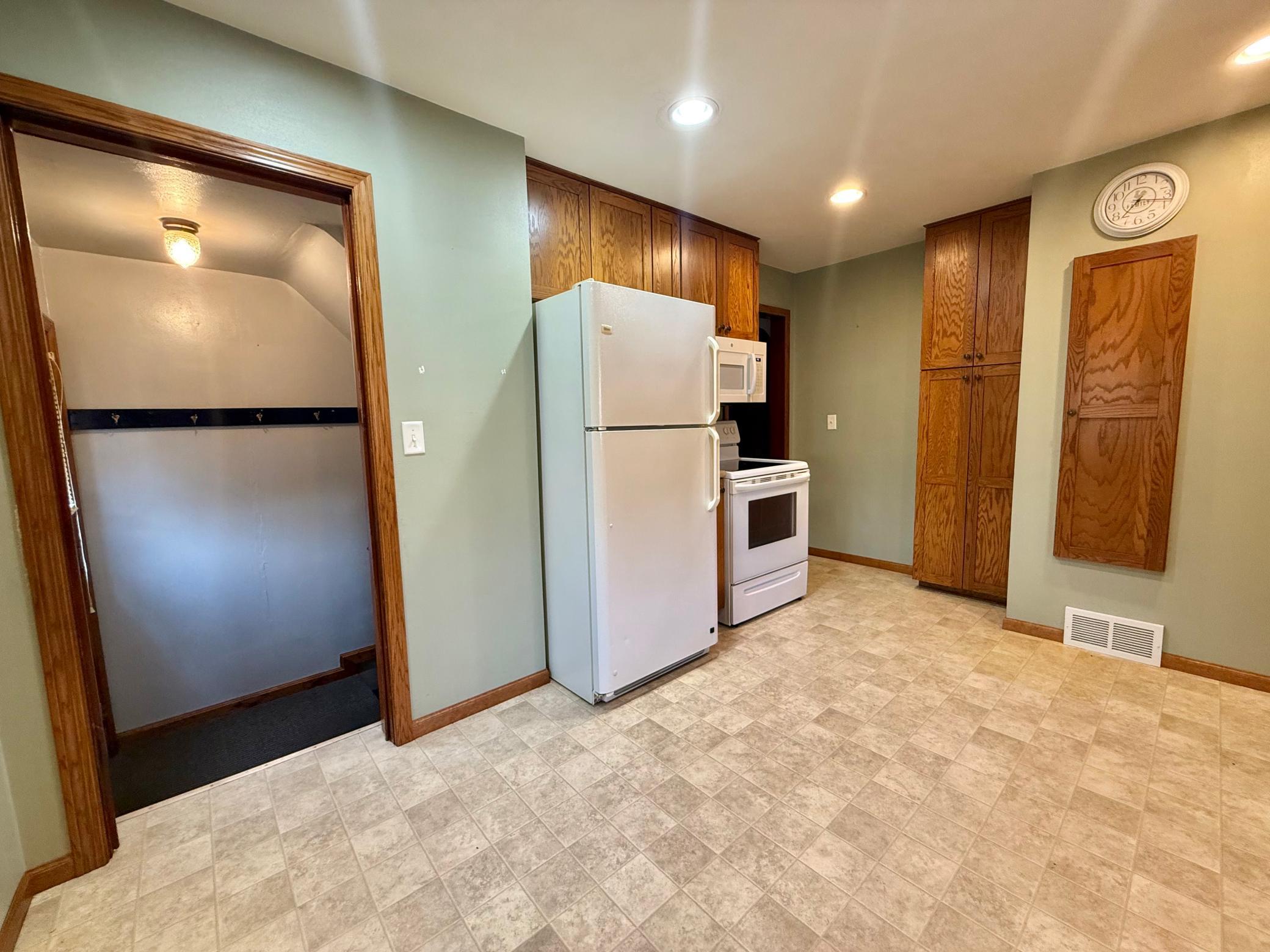 618 Dewey Avenue N Property Photo 13