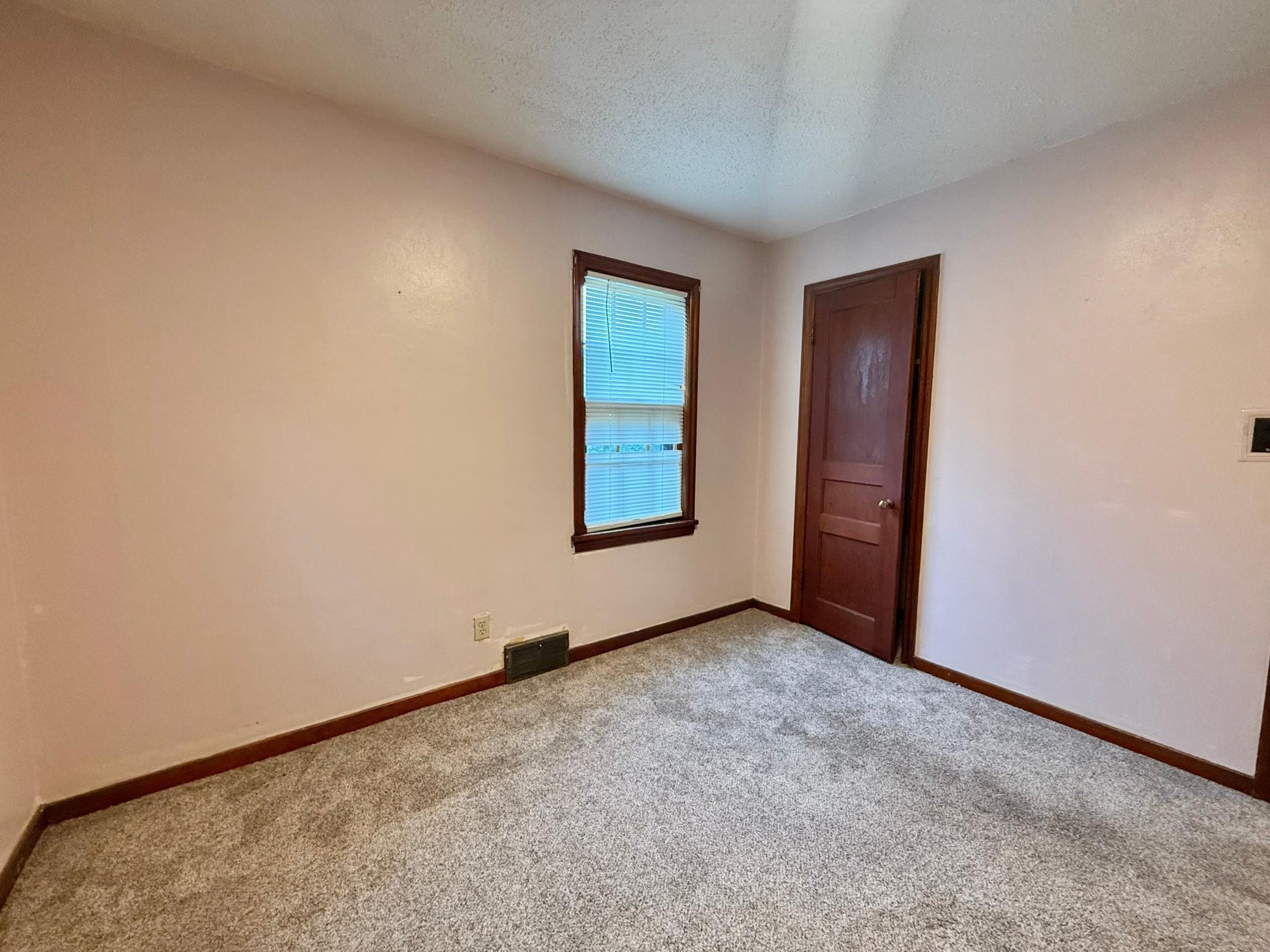618 Dewey Avenue N Property Photo 20