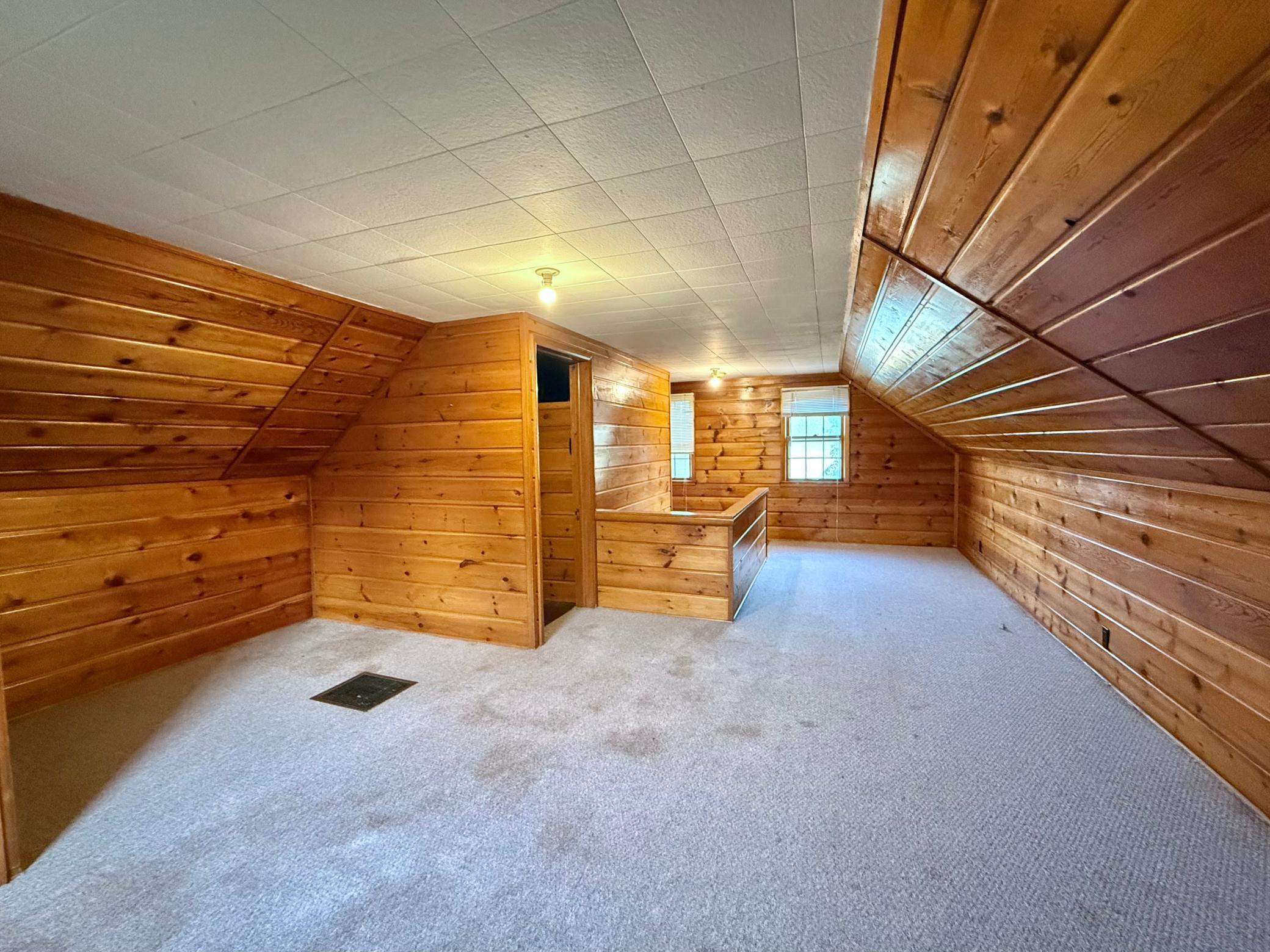 618 Dewey Avenue N Property Photo 25