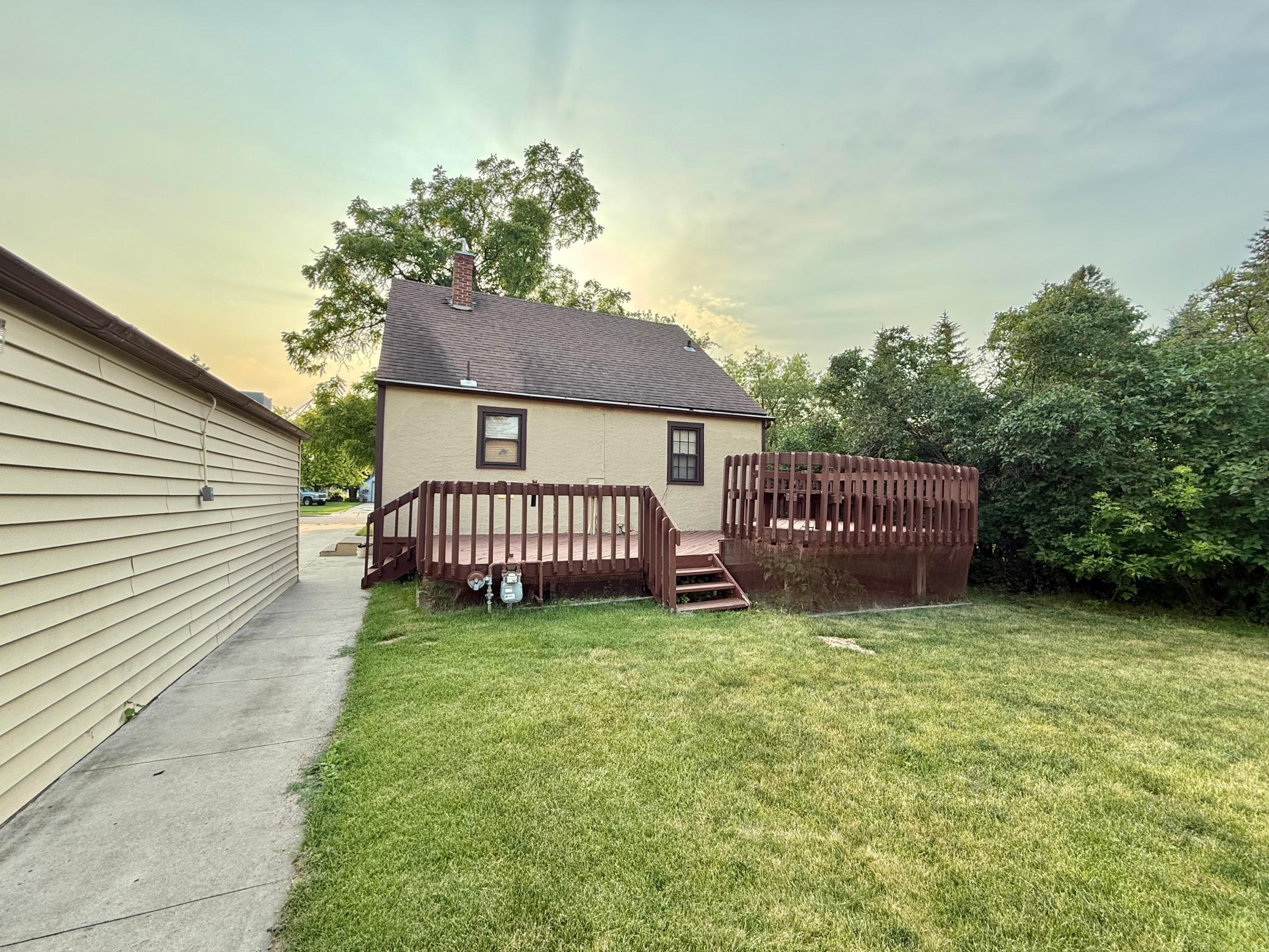 618 Dewey Avenue N Property Photo 32