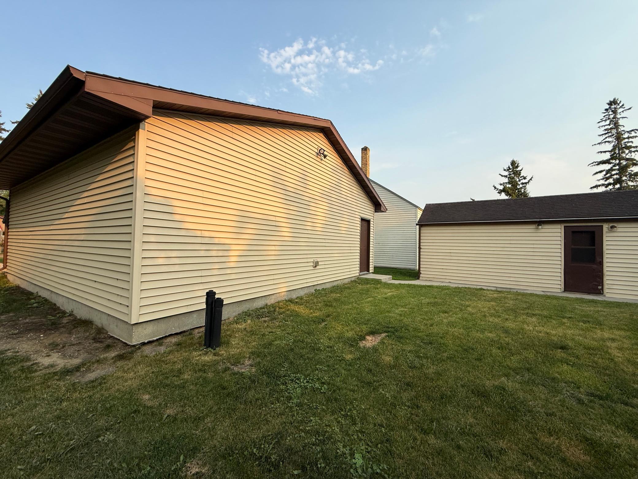 618 Dewey Avenue N Property Photo 35