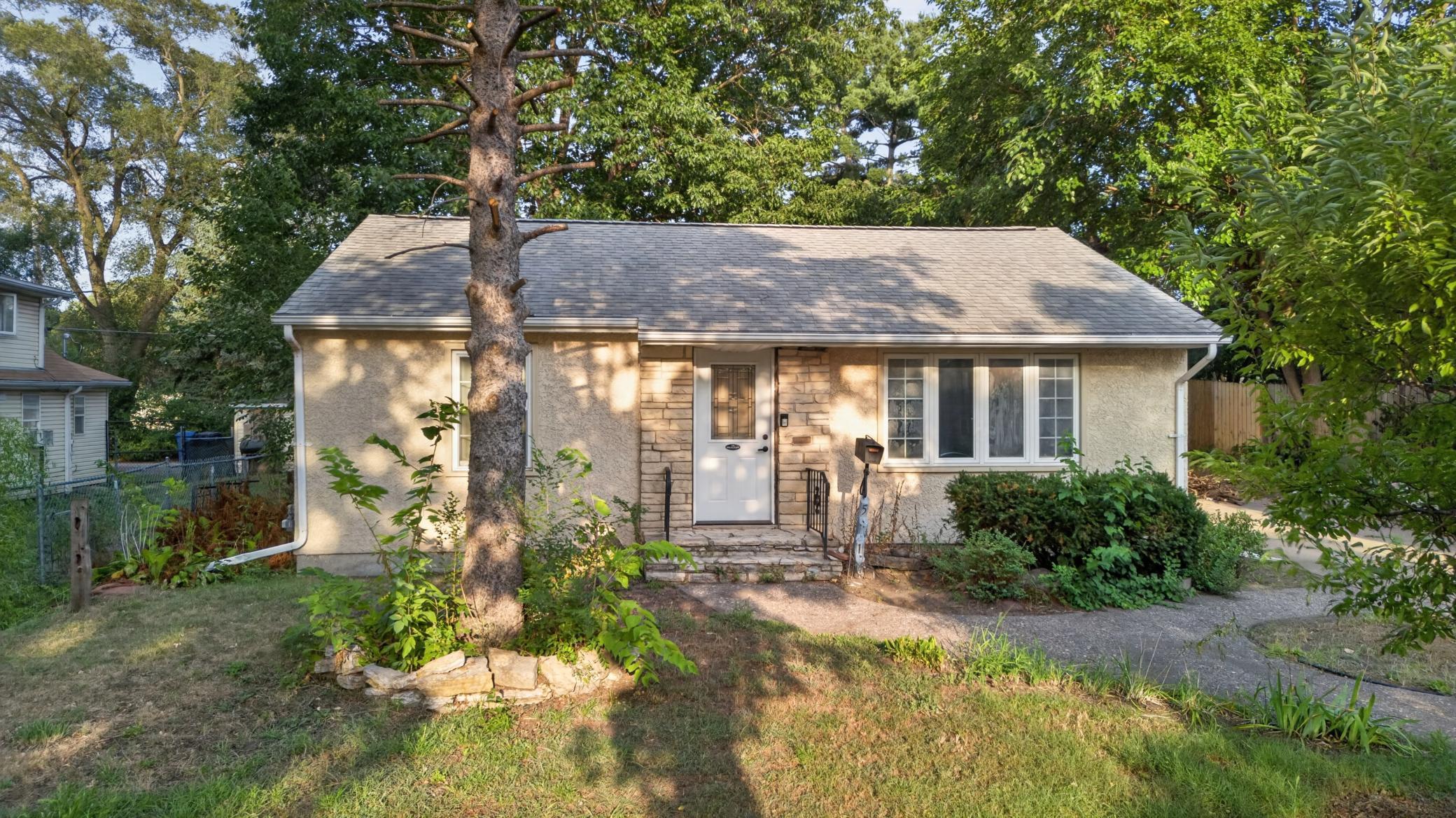 5214 Morgan Avenue N Property Photo 2