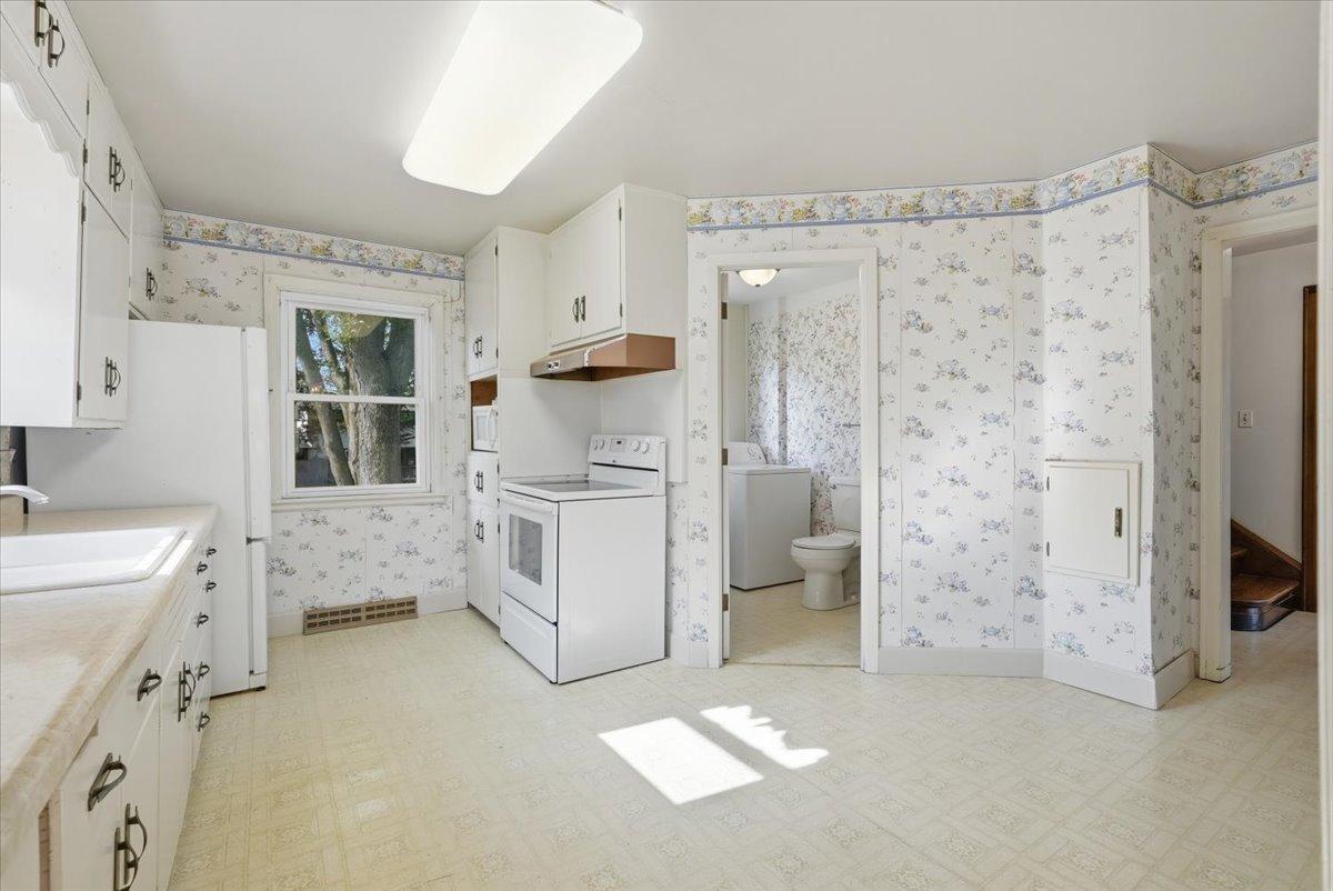 1360 Maple Street Property Photo 4