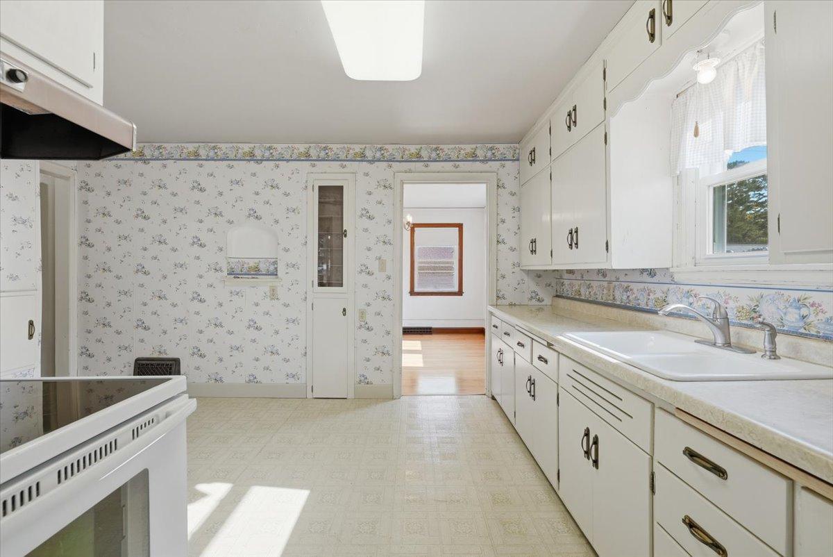 1360 Maple Street Property Photo 6