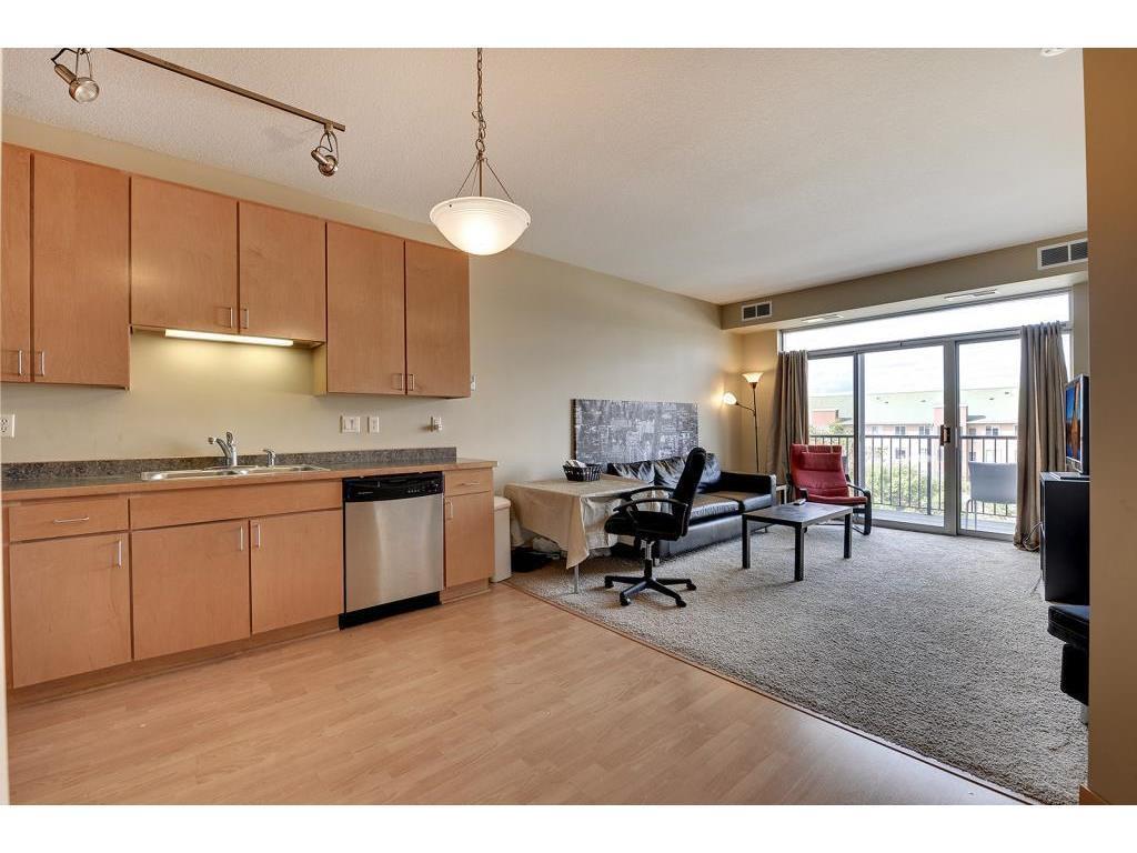 2600 University Avenue Se 4180 Property Photo 6