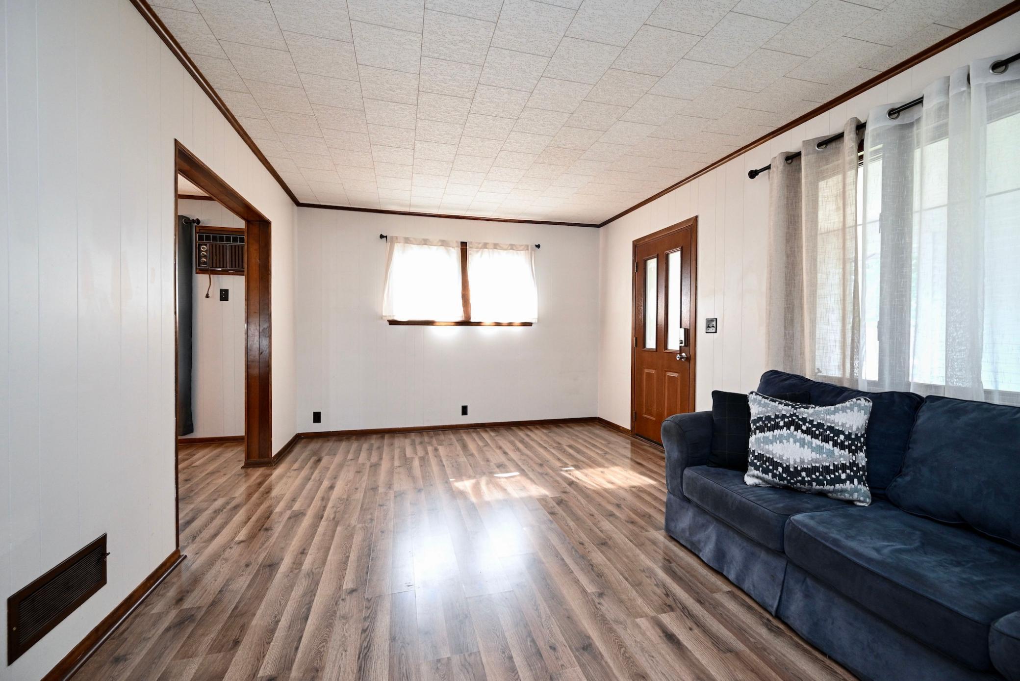 156 E Mark Street Property Photo 4