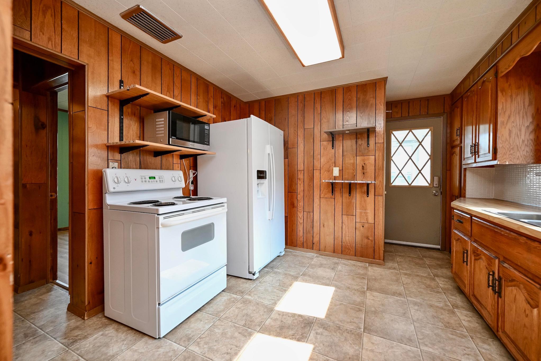 156 E Mark Street Property Photo 7