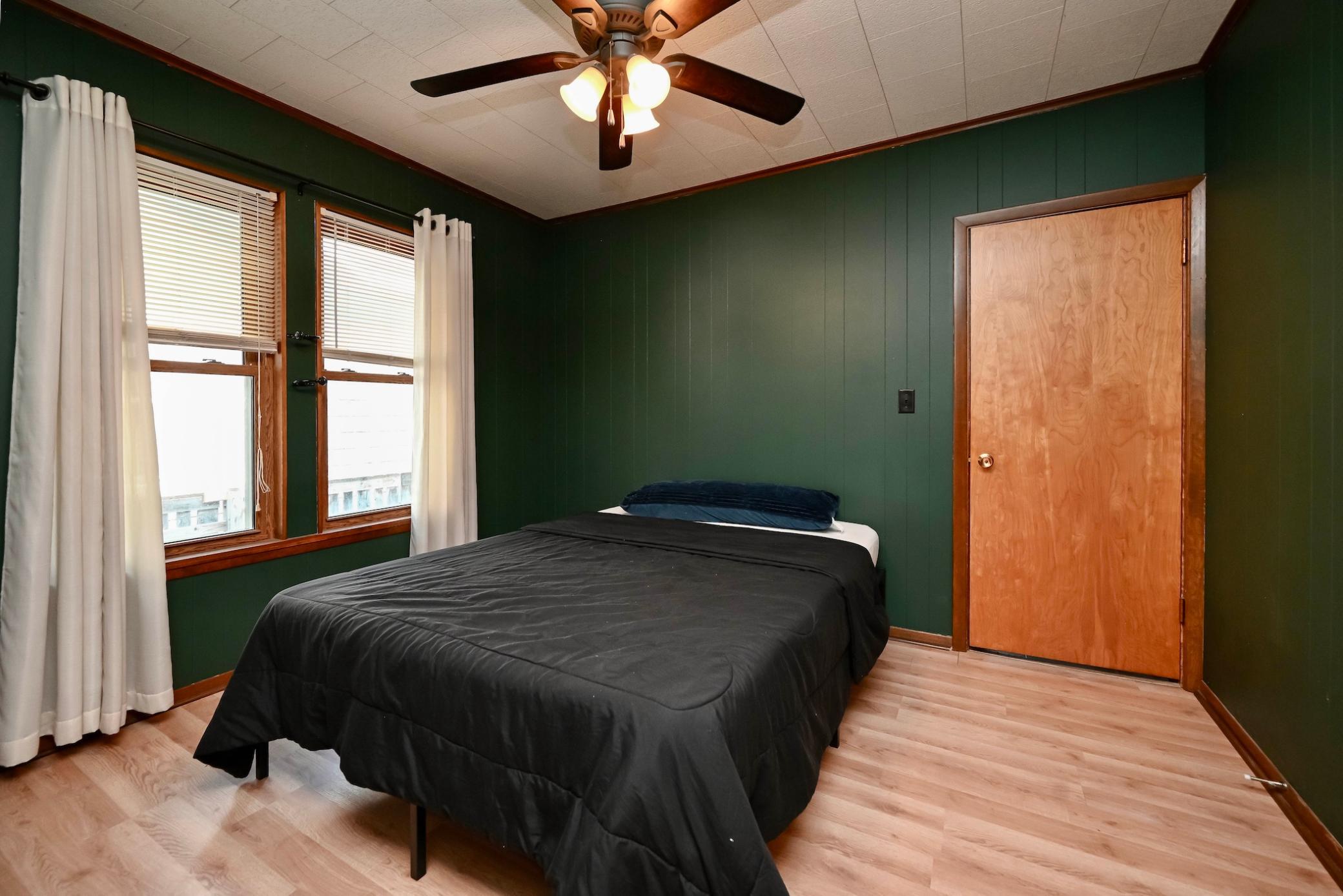 156 E Mark Street Property Photo 8
