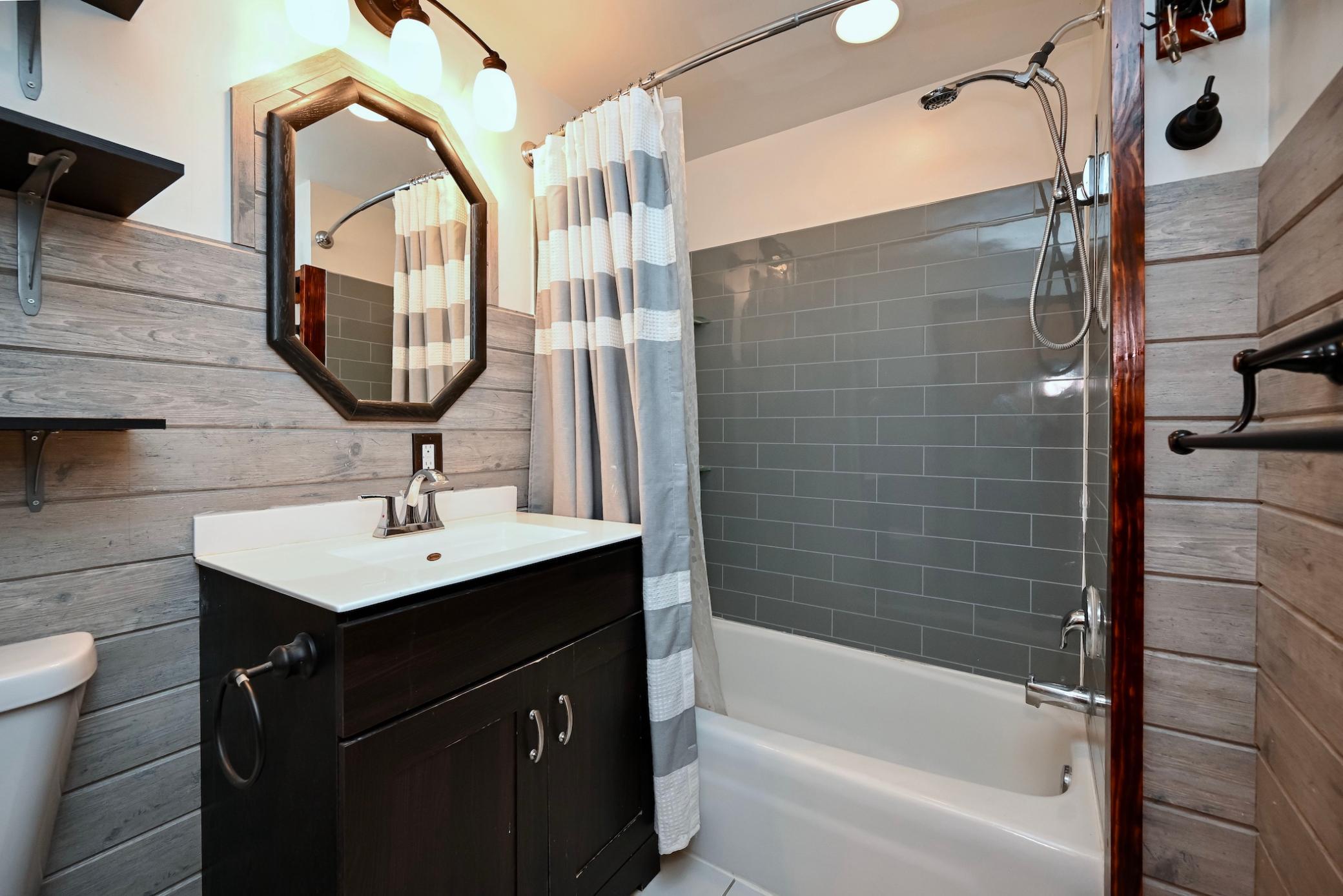 156 E Mark Street Property Photo 12