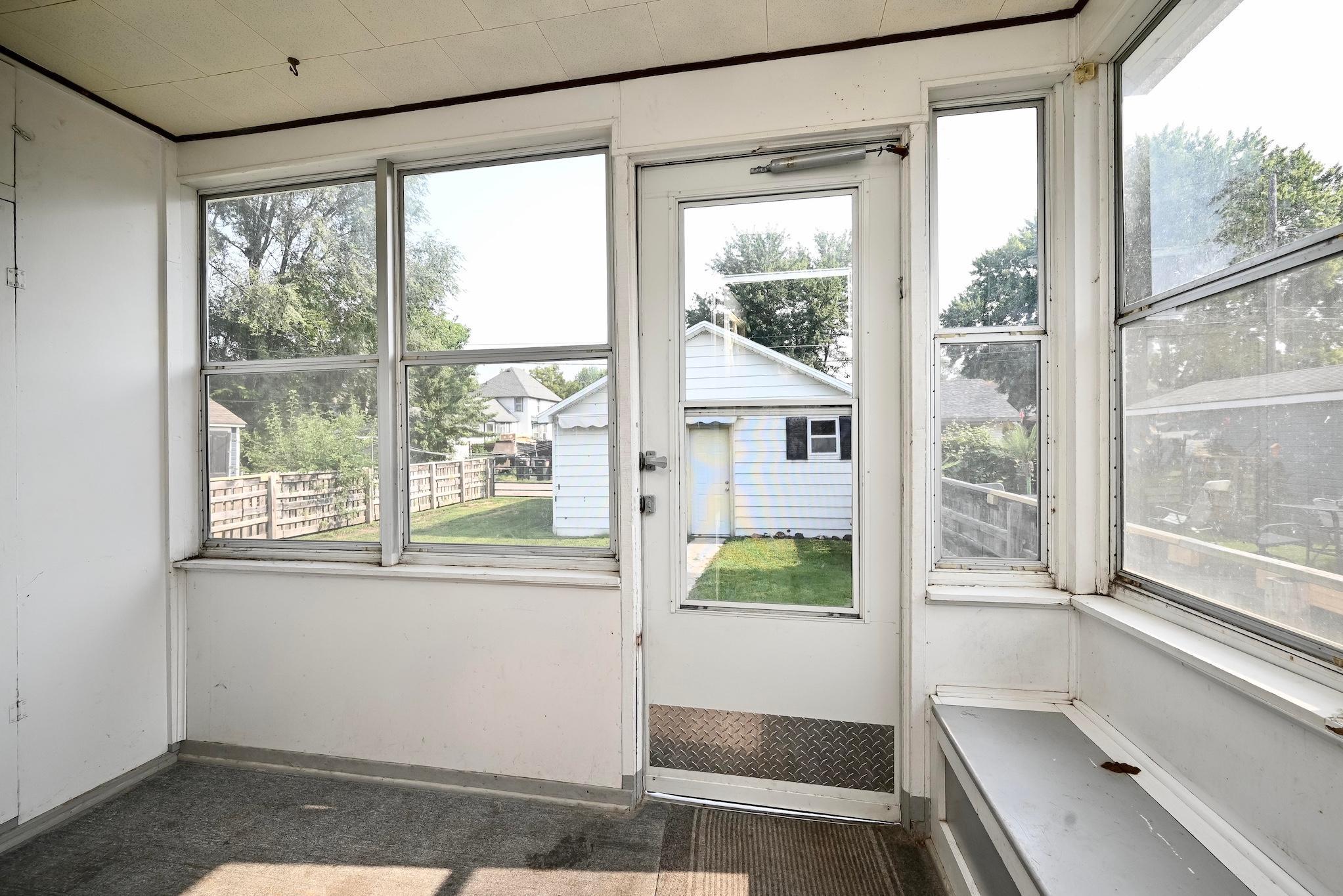 156 E Mark Street Property Photo 13