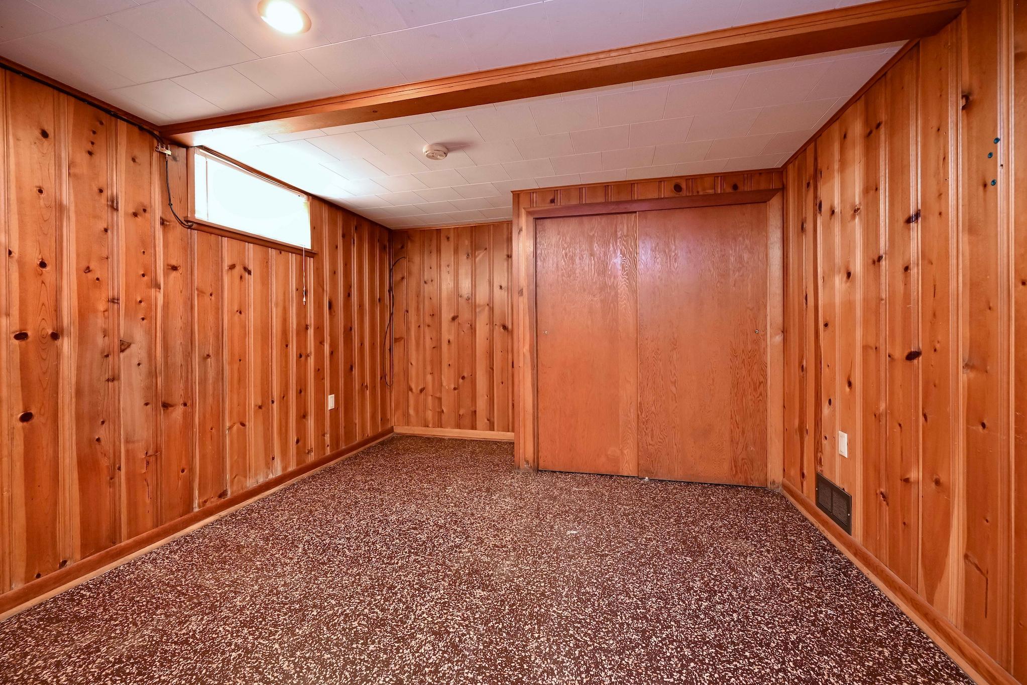 156 E Mark Street Property Photo 16