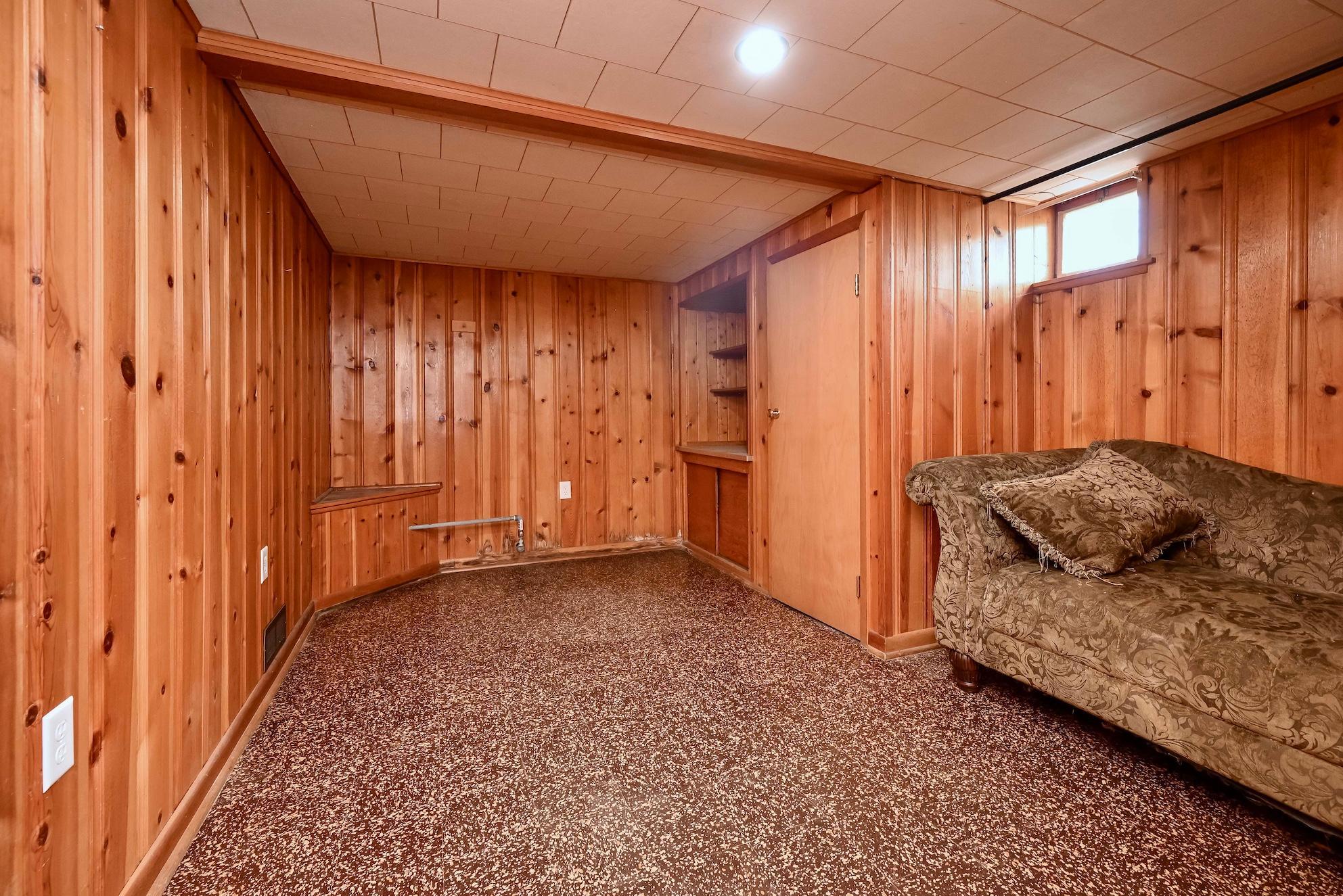 156 E Mark Street Property Photo 17